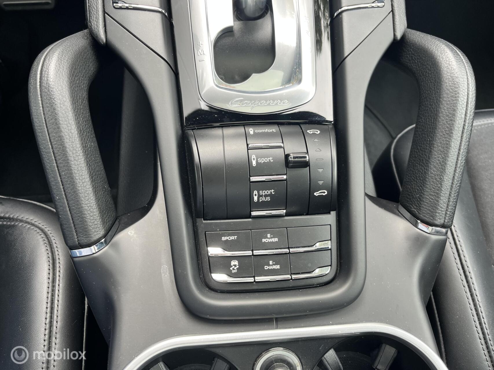 Foto van Porsche Cayenne S E-hybrid