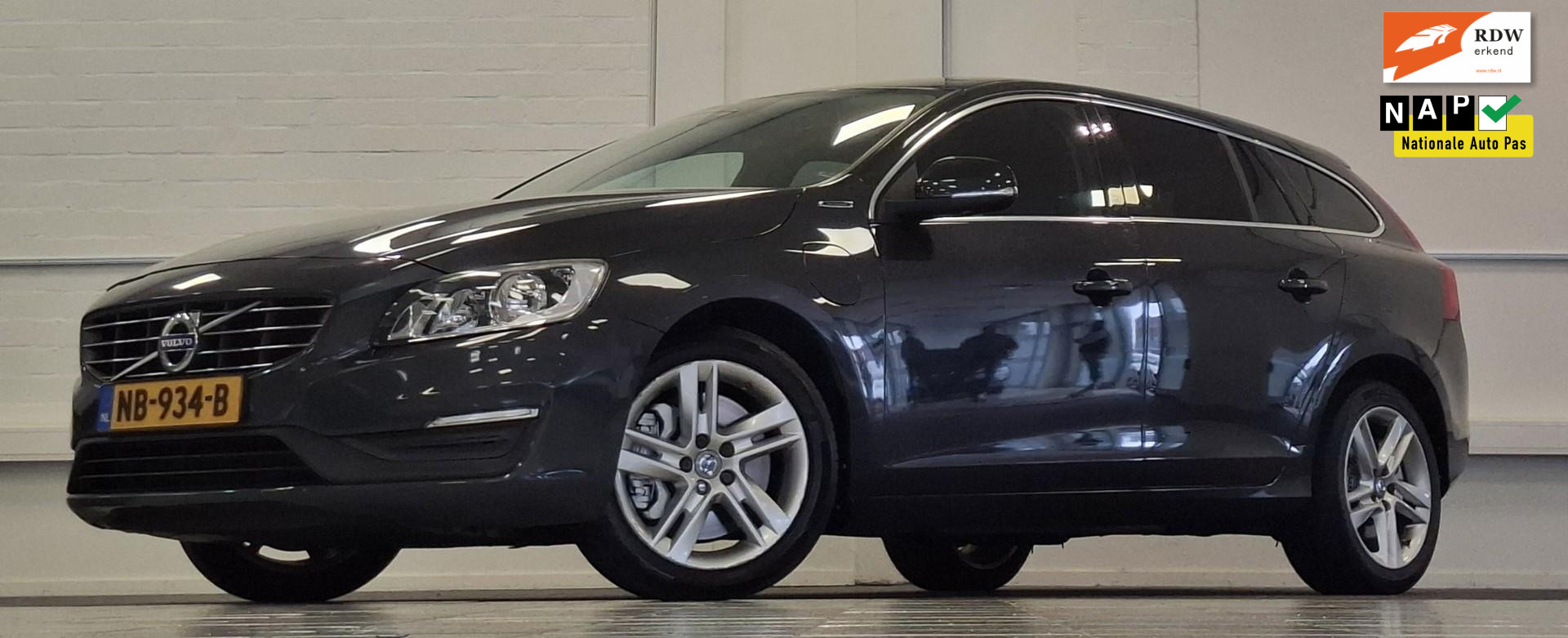 Volvo V60 Twin Engine 2.4 D5 Twin Engine Lease Edition 2016 - voorkant
