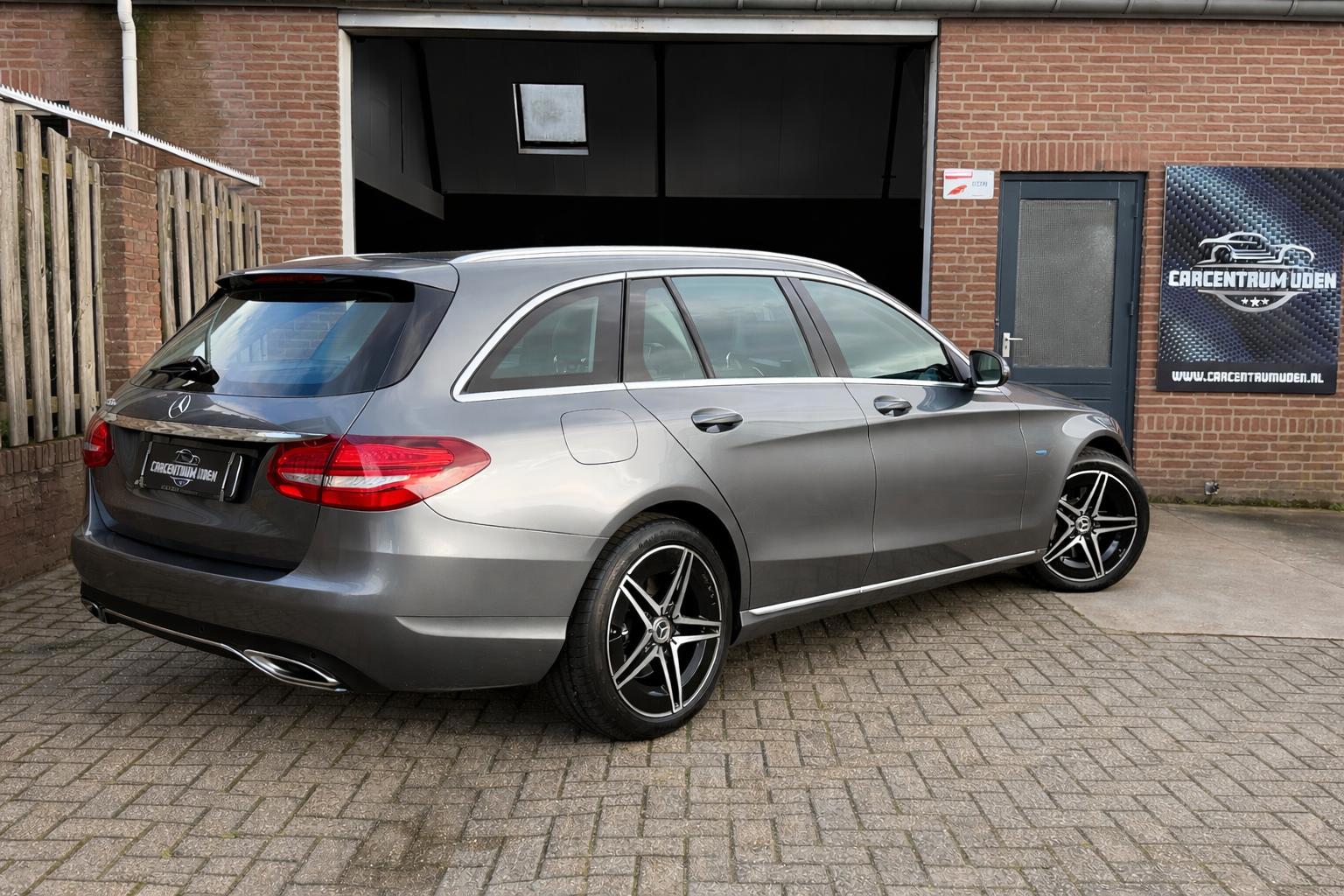 Foto van Mercedes-Benz C 350 E