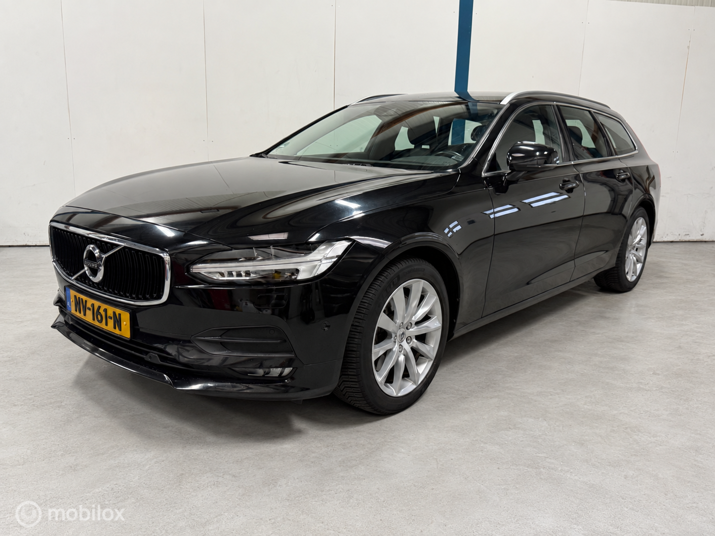 Volvo V90 2.0 T5 Momentum NL-AUTO / DEALERHISTORIE / LEER 2017 - voorkant