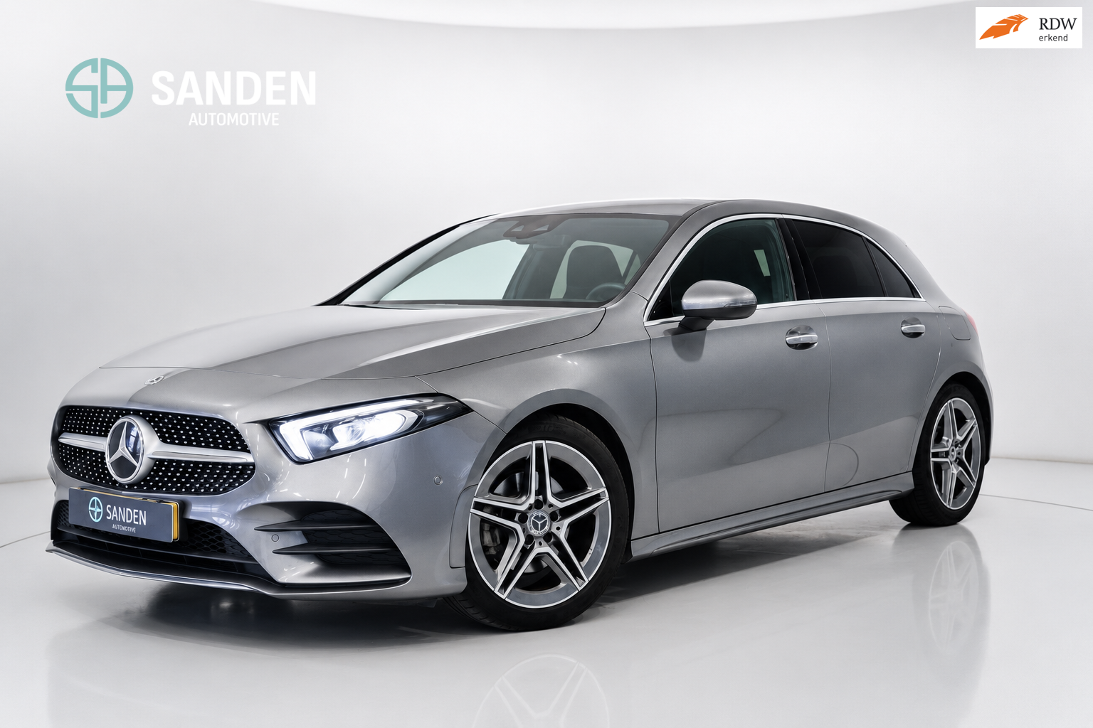 Mercedes-Benz A 180 180 Business Solution AMG|Automaat|Navigatie|Camera|LED|18 inch|Etc. 2022 - voorkant