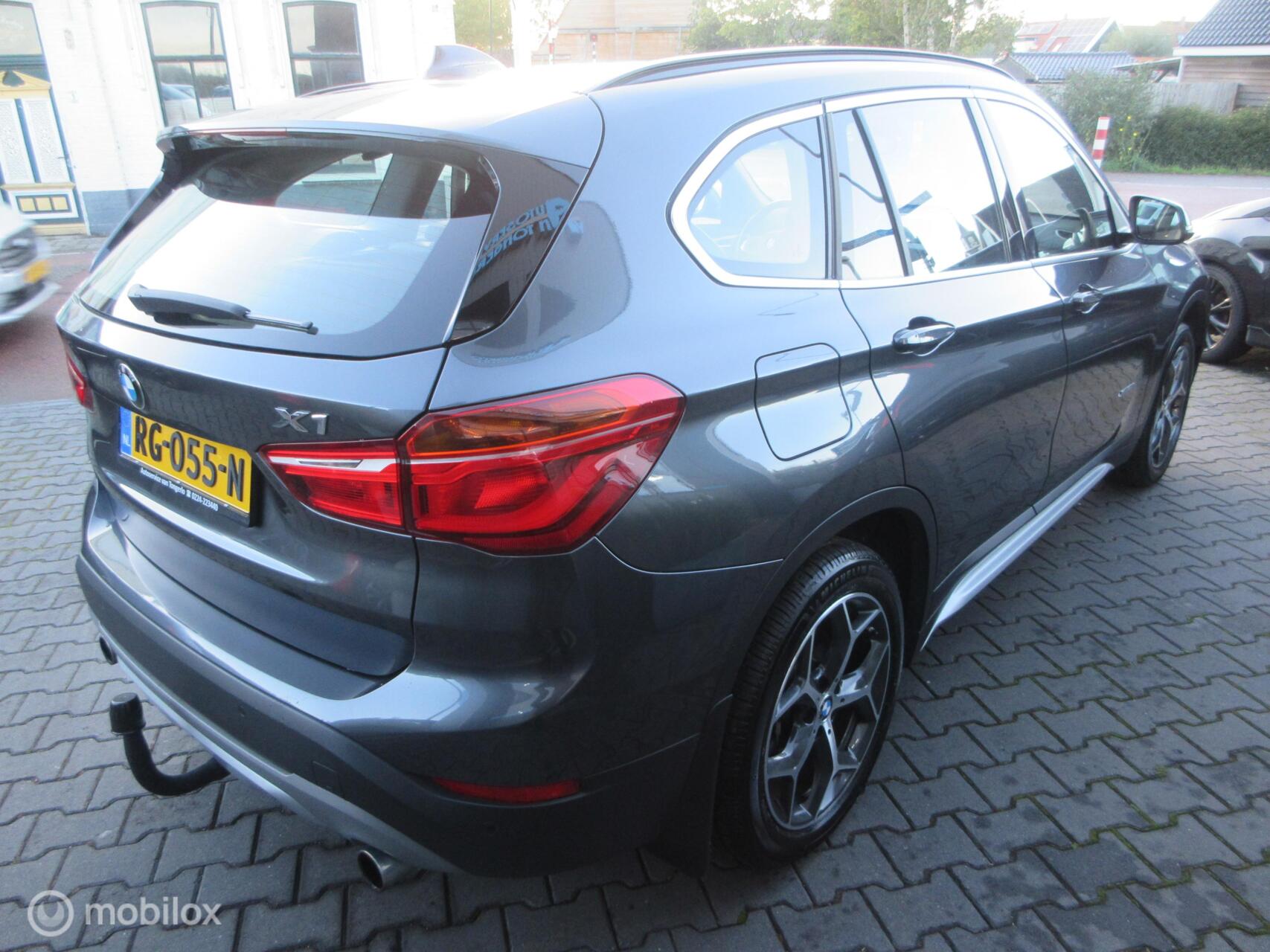 Foto van BMW X1 Xdrive20i