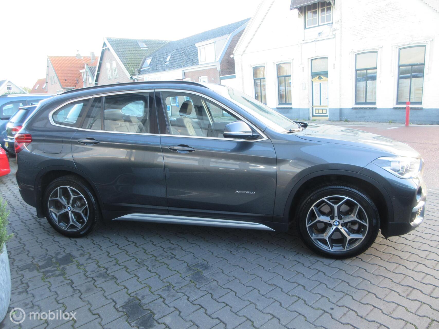 Foto van BMW X1 Xdrive20i
