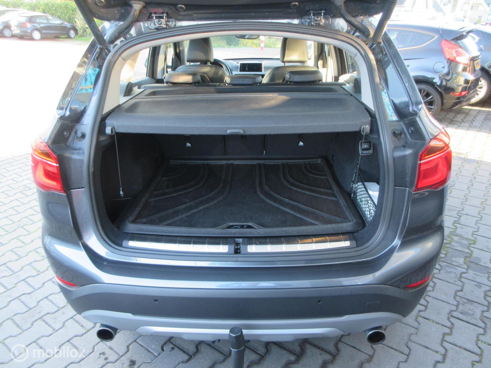Foto van BMW X1 Xdrive20i