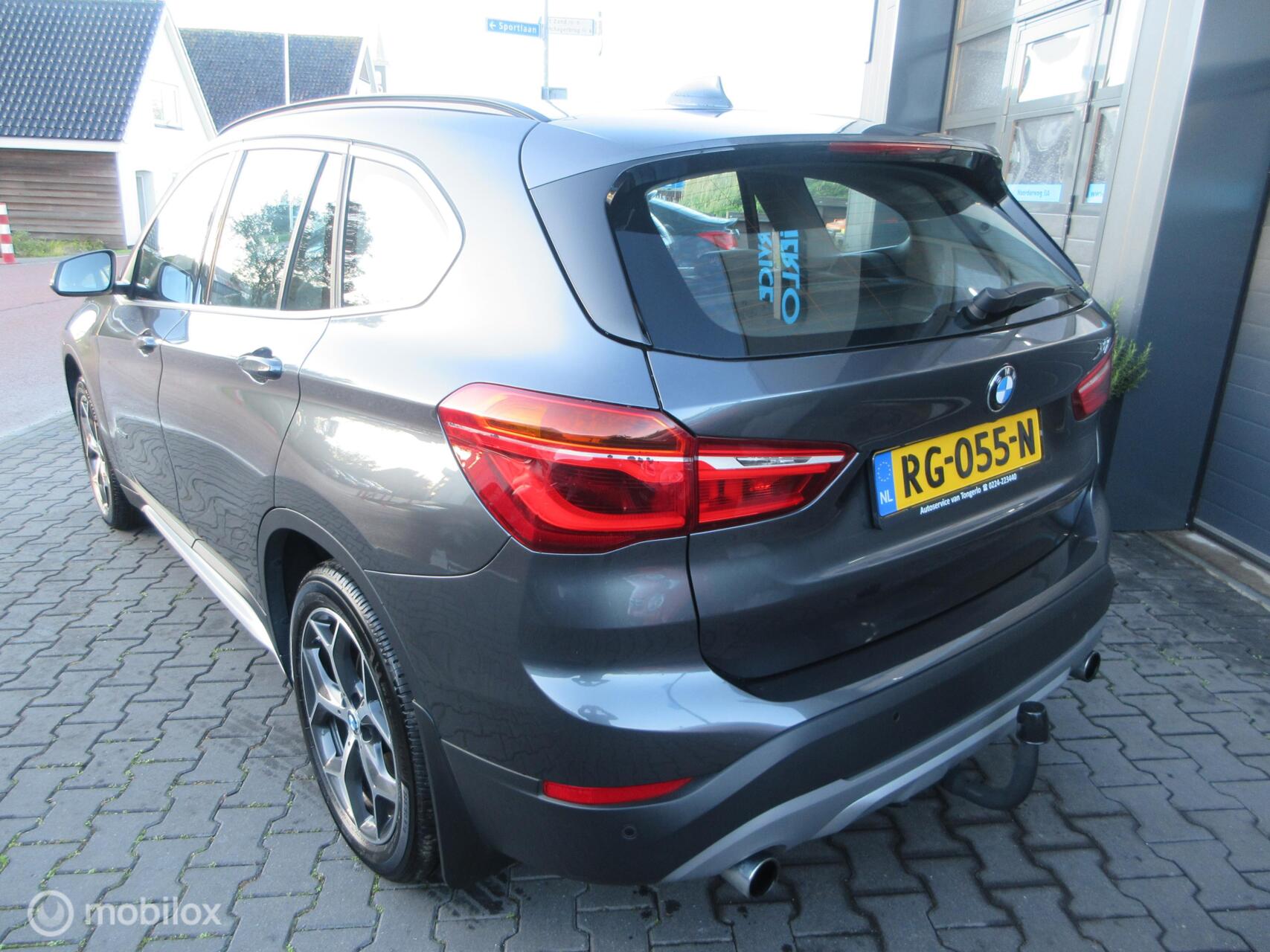 Foto van BMW X1 Xdrive20i