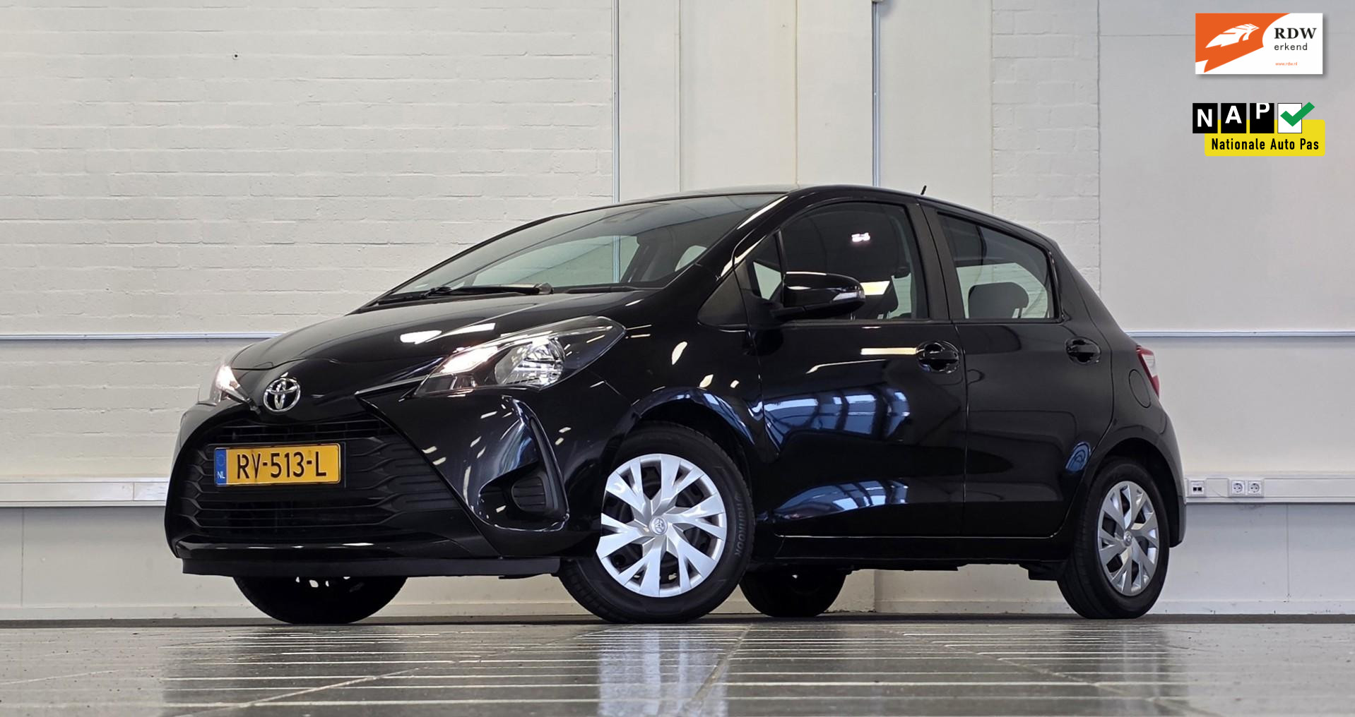 Toyota Toyota Yaris 1.0 VVT-i Comfort Airco Bluetooth Lage KM-stand Garantie APK 19-07-2027 2018 - voorkant