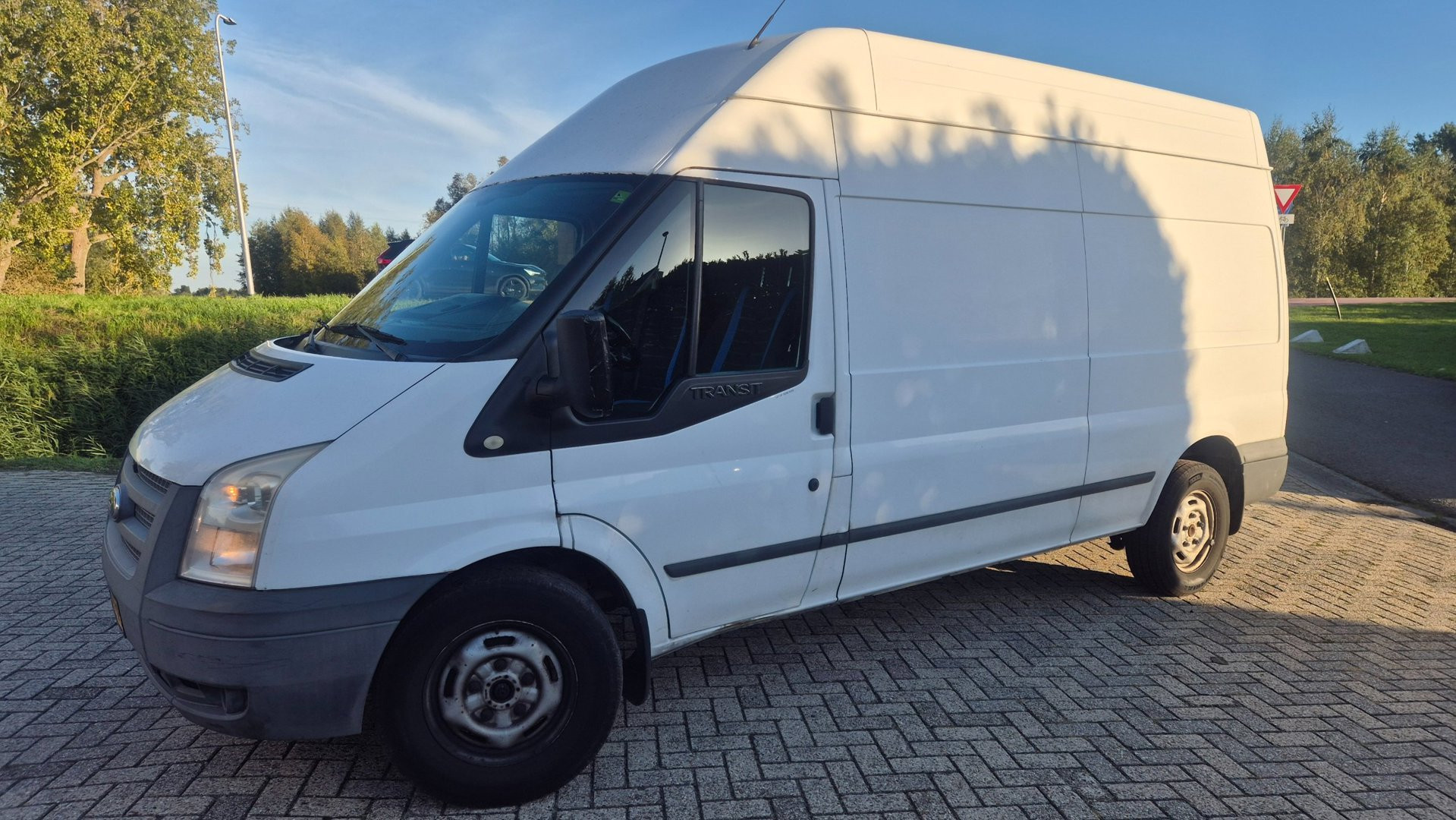 Ford Transit/tourneo 330L 2.2 TDCI Ambiente HD DC Rijd goed nieuw APK 2012 - voorkant