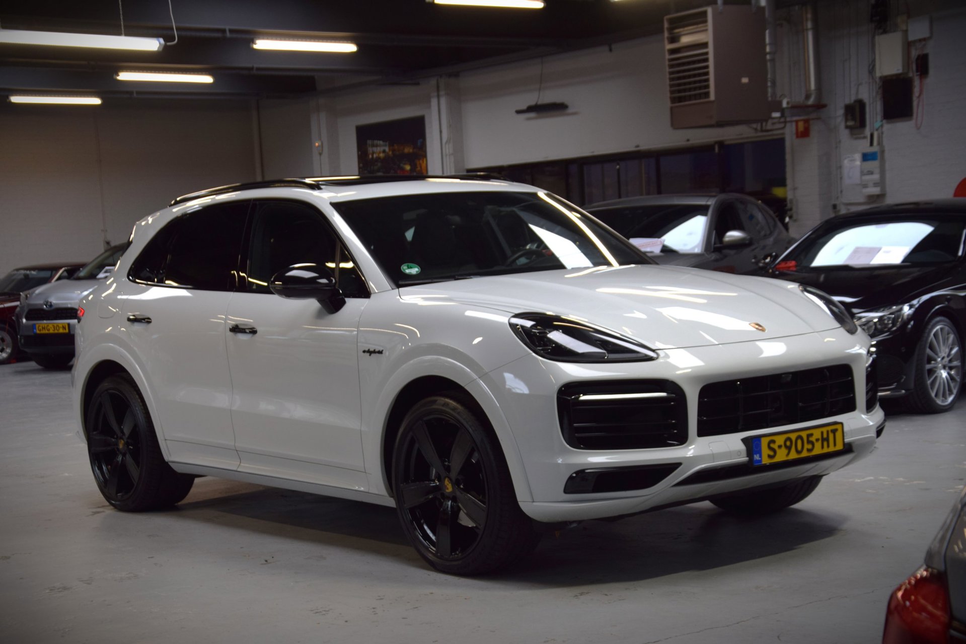 Foto van Porsche Cayenne E-hybrid