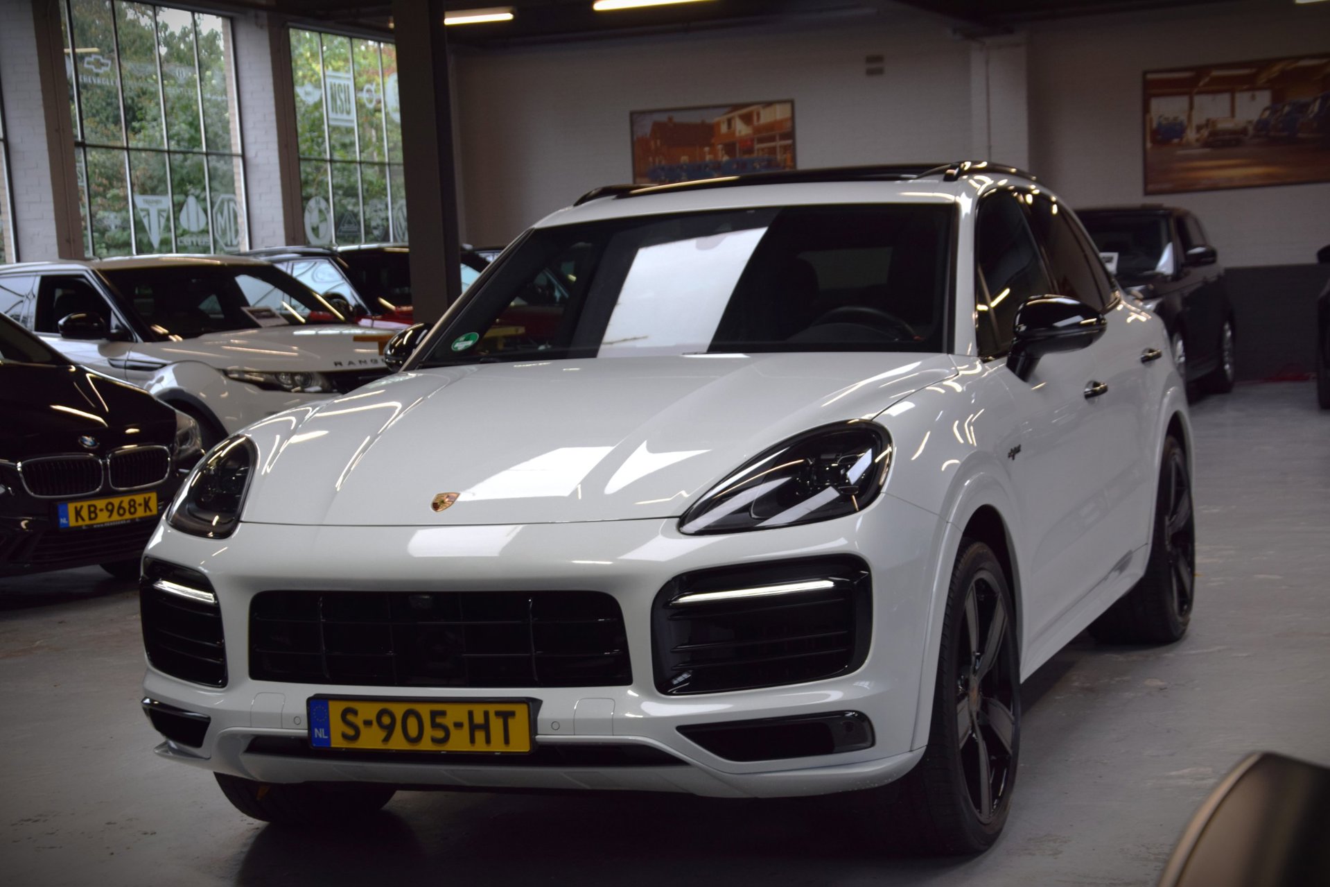 Foto van Porsche Cayenne E-hybrid