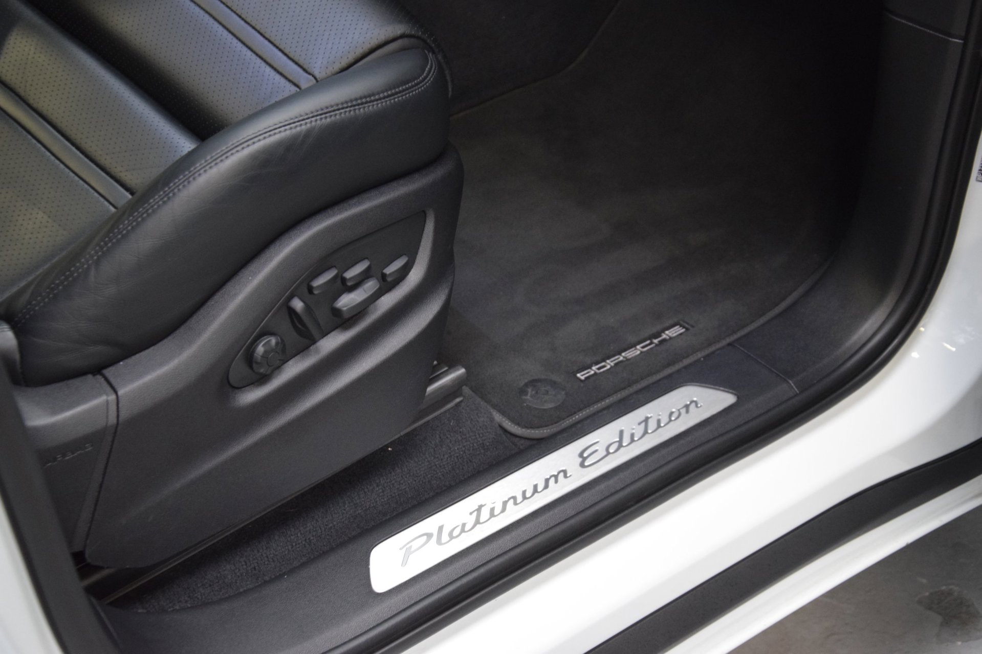 Foto van Porsche Cayenne E-hybrid