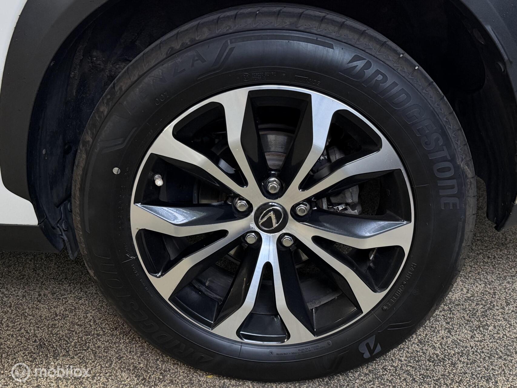 Foto van Lexus Lexus Nx300h