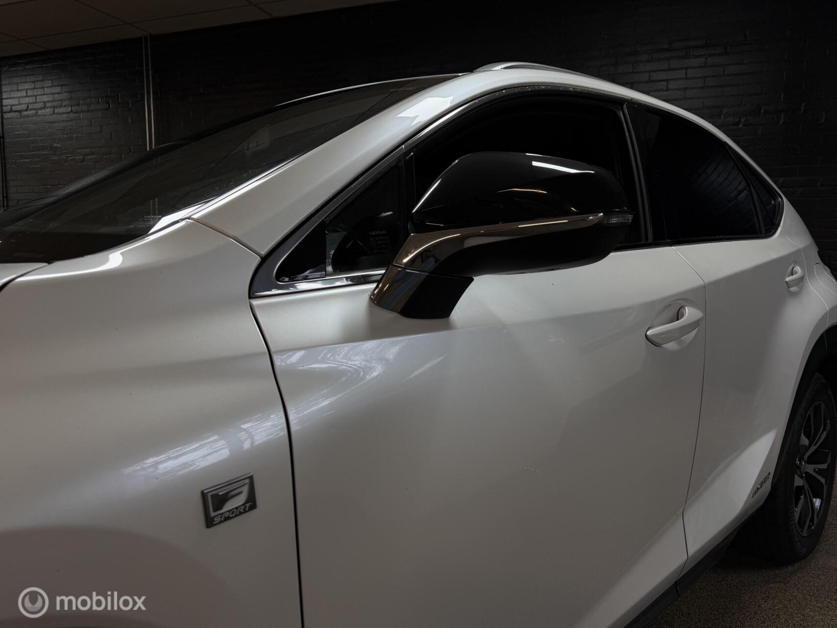 Foto van Lexus Lexus Nx300h