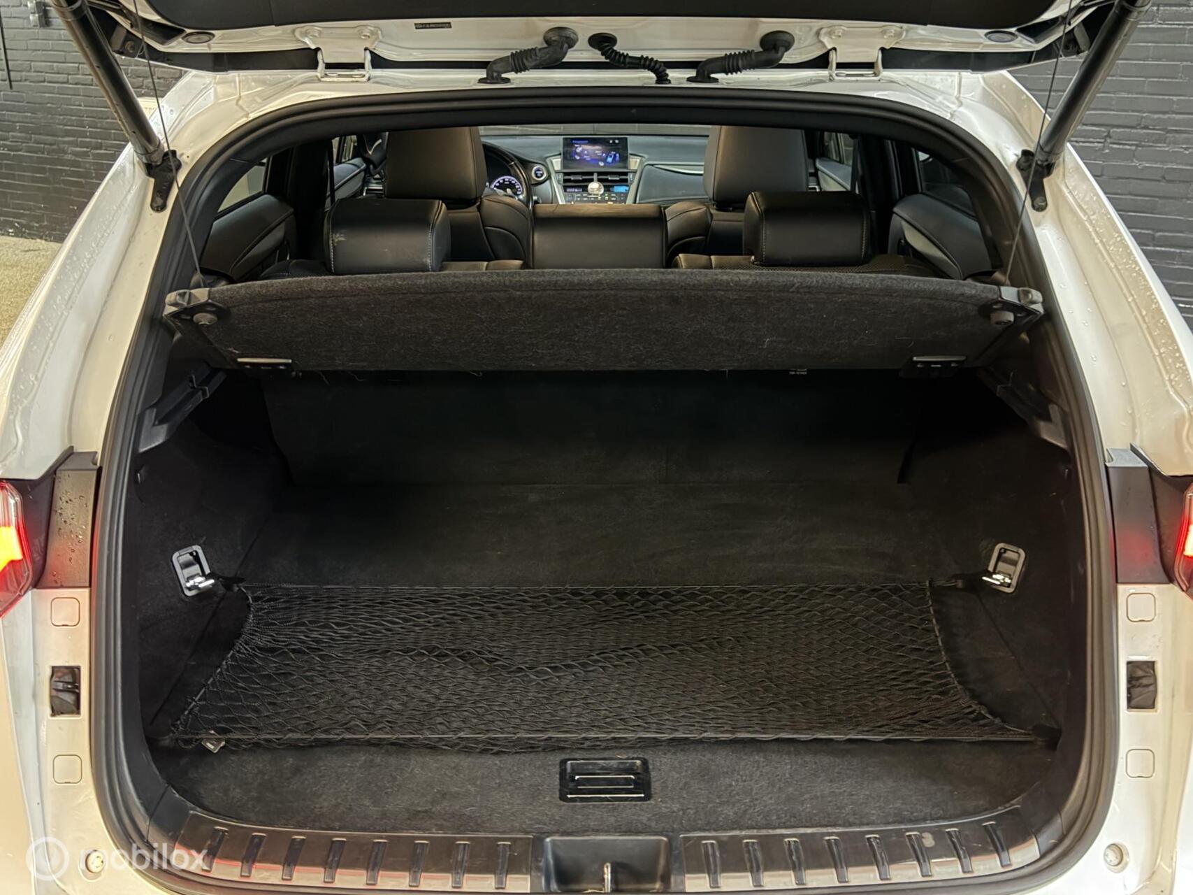 Foto van Lexus Lexus Nx300h