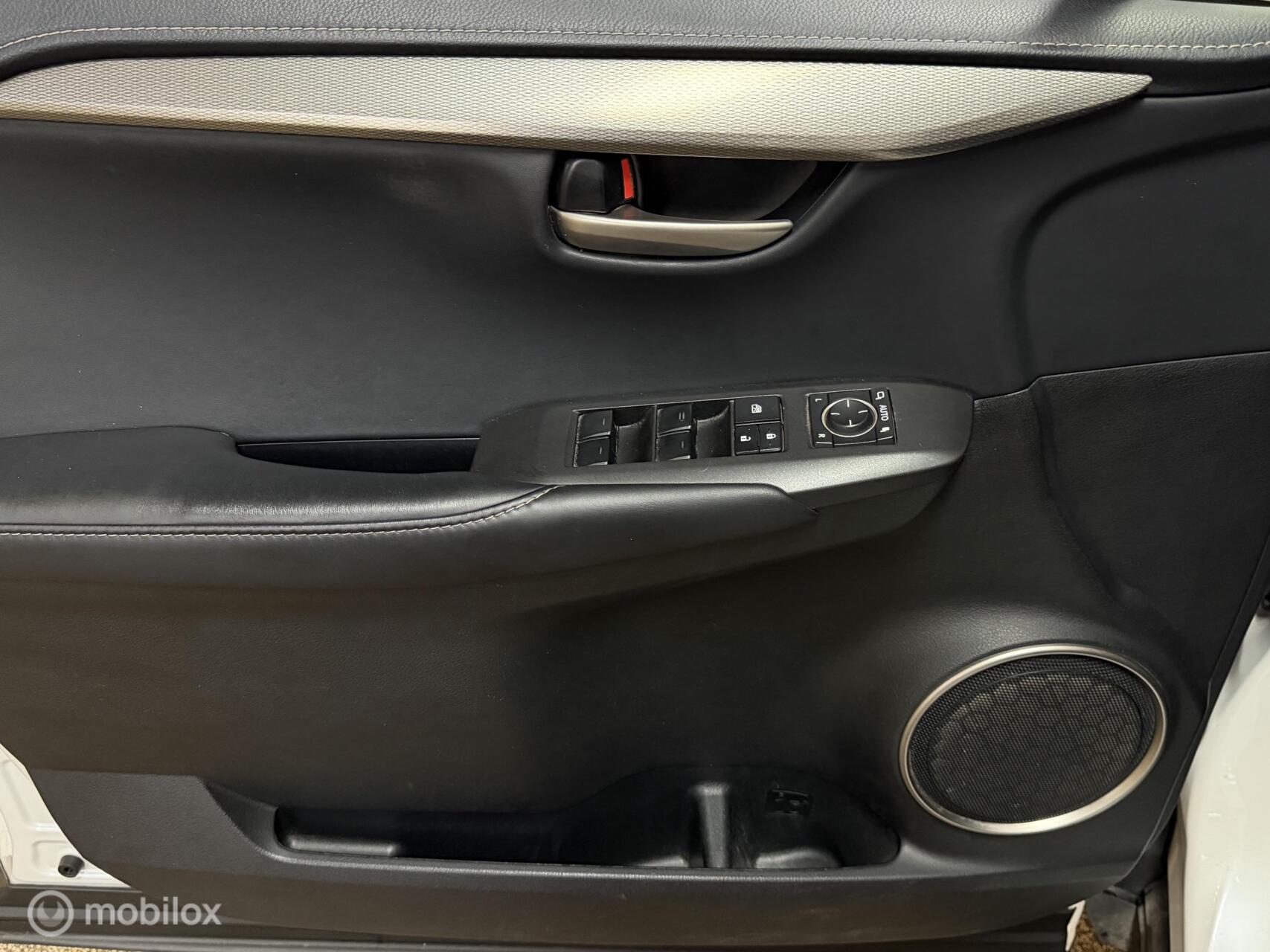 Foto van Lexus Lexus Nx300h