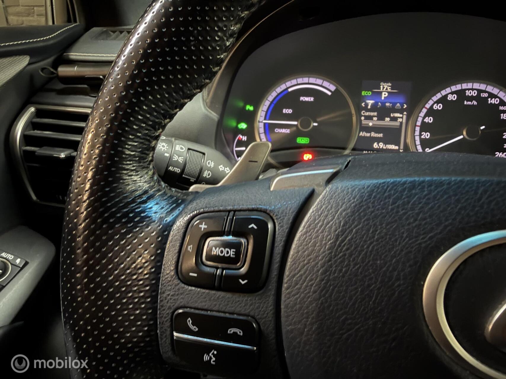 Foto van Lexus Lexus Nx300h