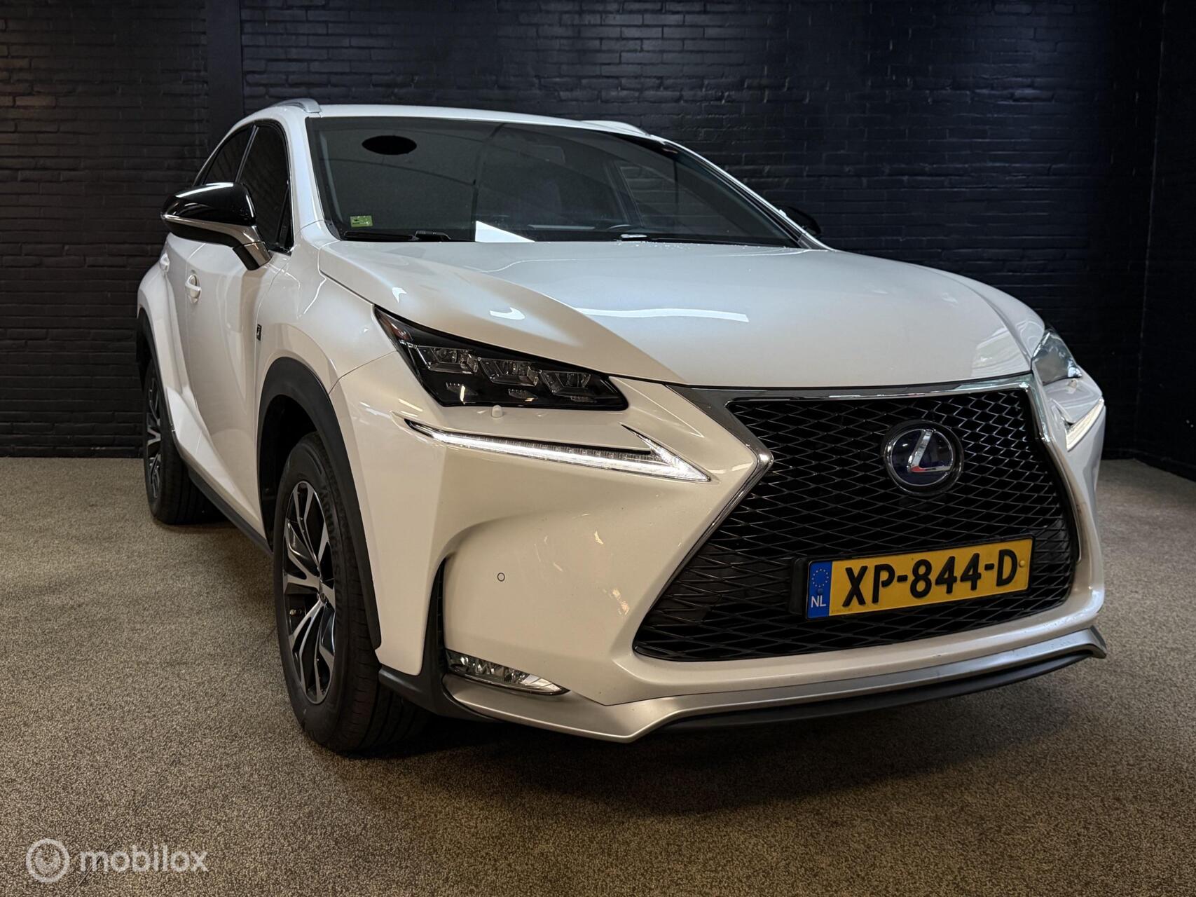 Foto van Lexus Lexus Nx300h