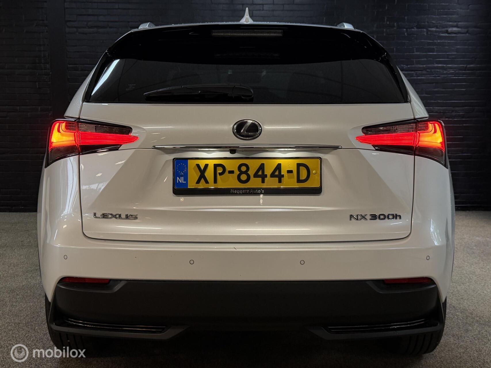 Foto van Lexus Lexus Nx300h