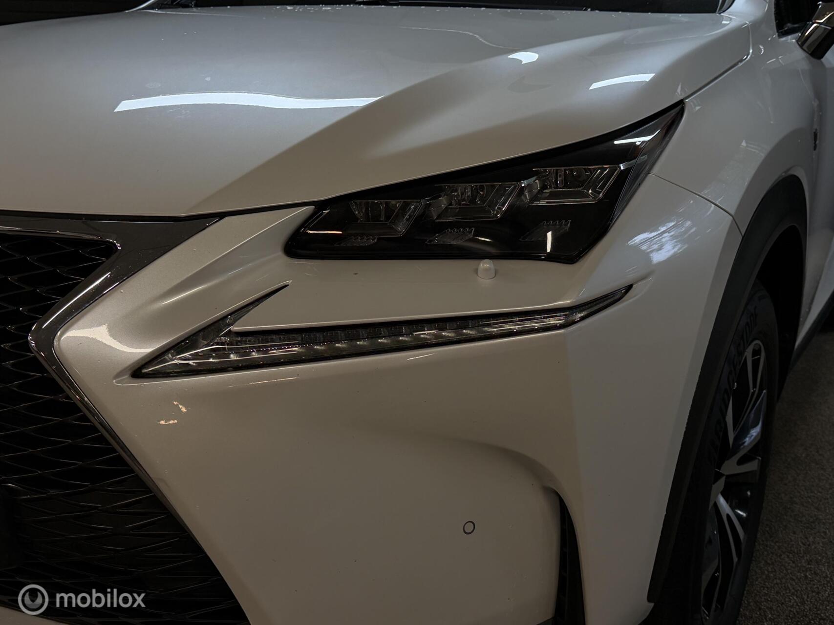 Foto van Lexus Lexus Nx300h