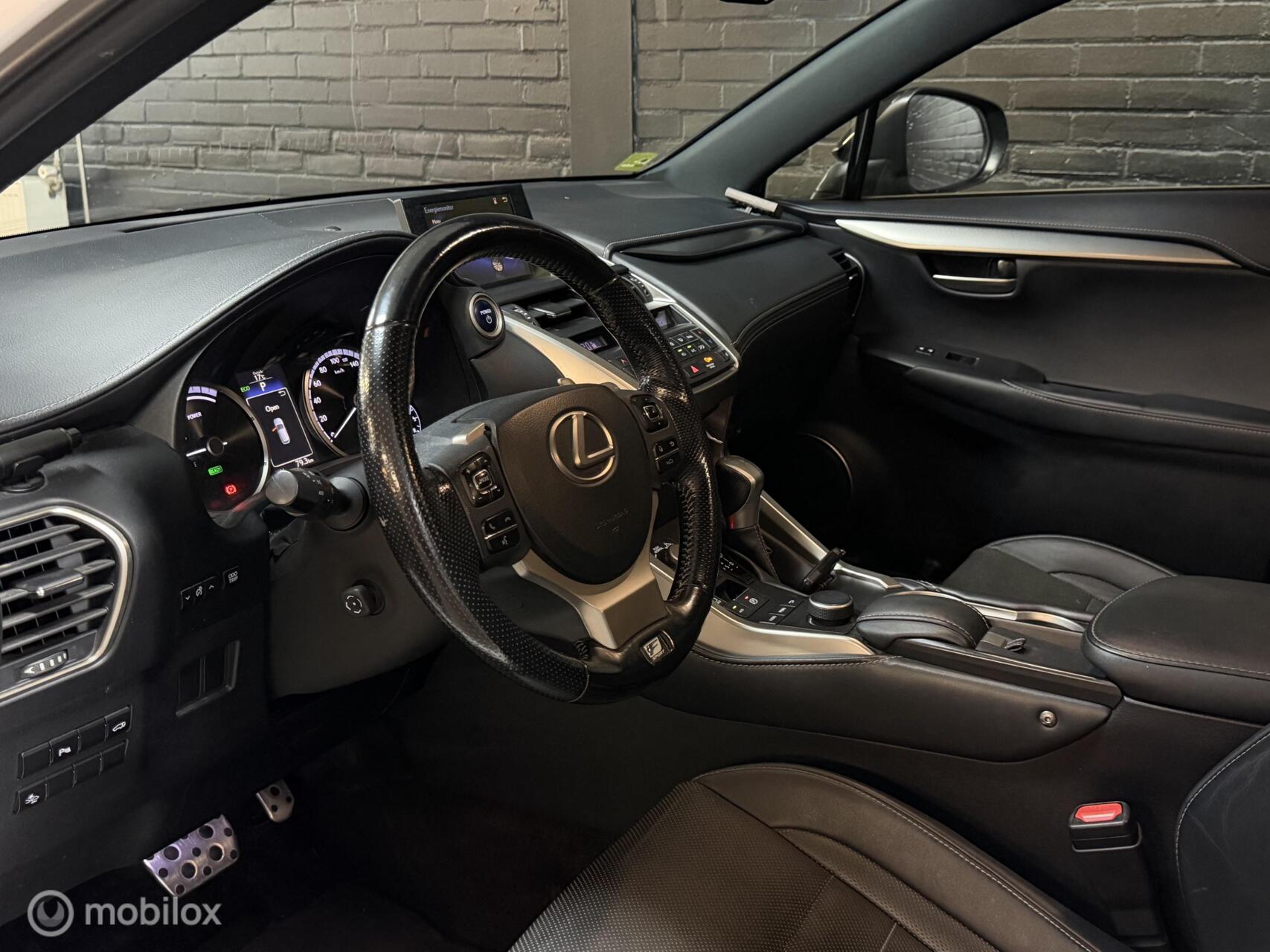 Foto van Lexus Lexus Nx300h