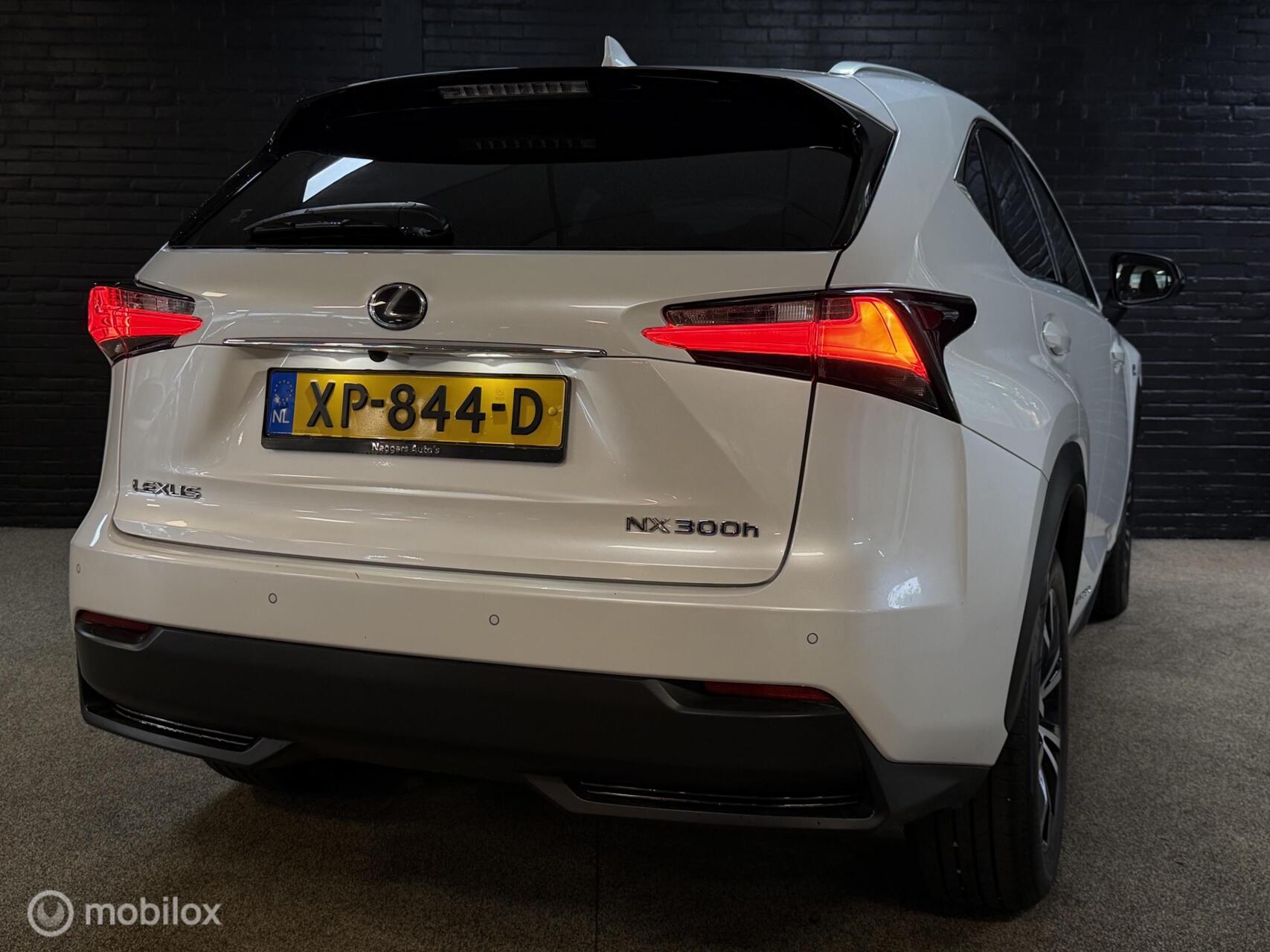 Foto van Lexus Lexus Nx300h