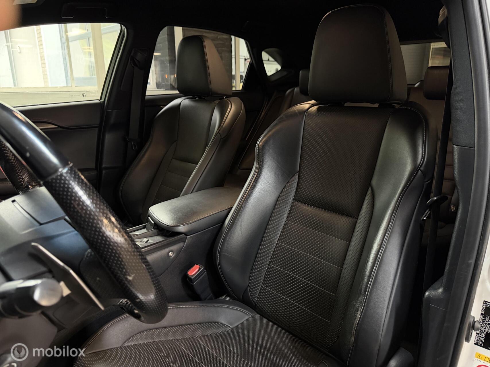 Foto van Lexus Lexus Nx300h