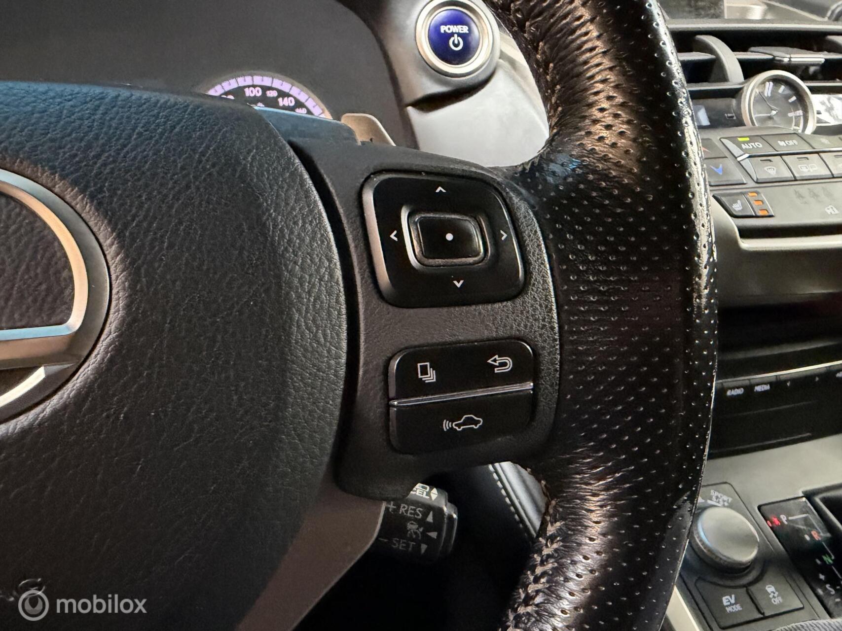 Foto van Lexus Lexus Nx300h