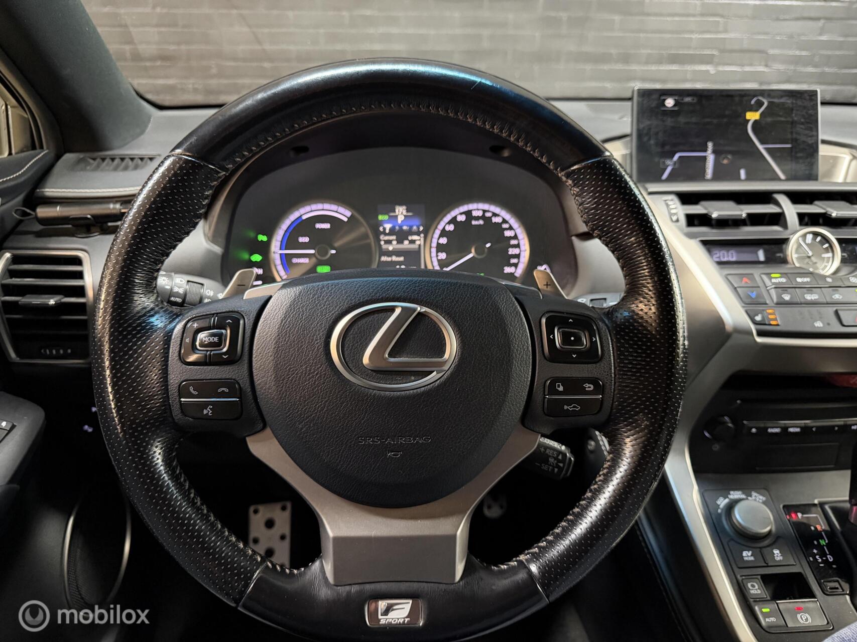 Foto van Lexus Lexus Nx300h