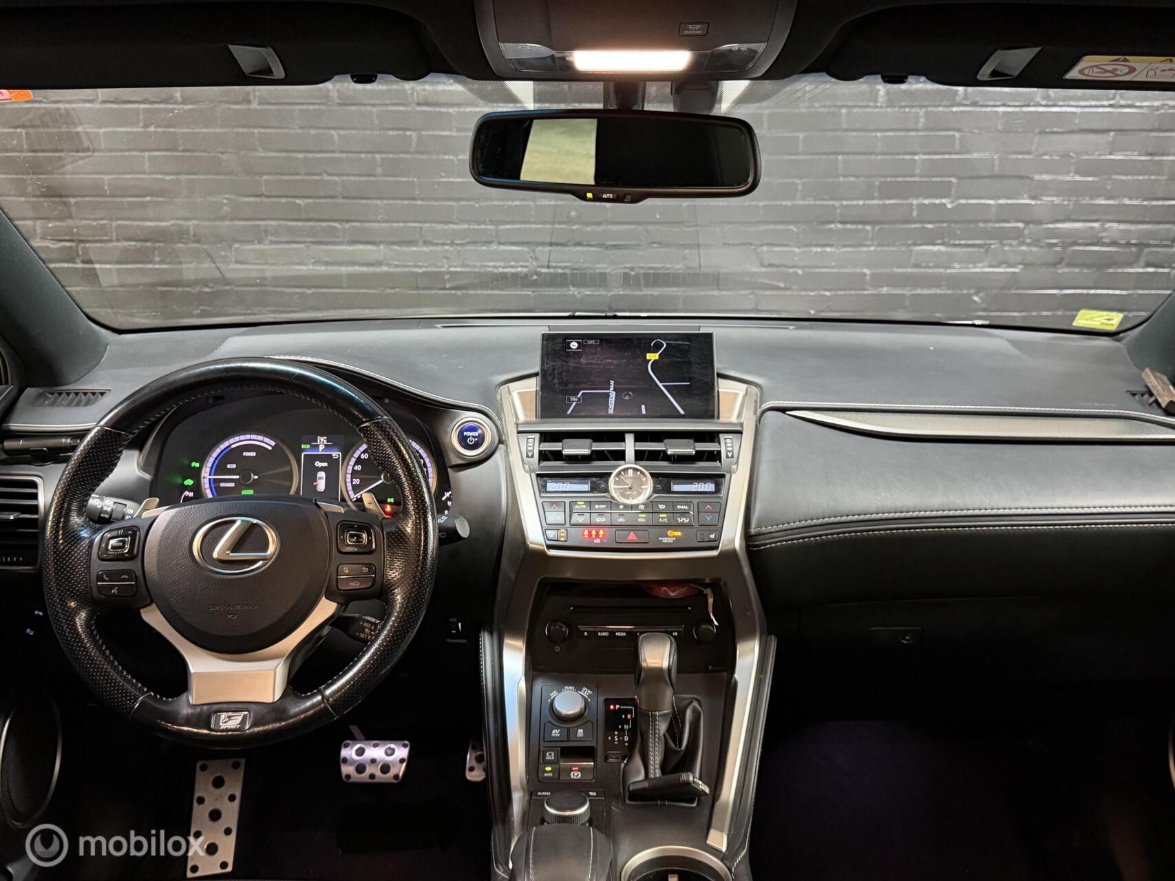 Foto van Lexus Lexus Nx300h