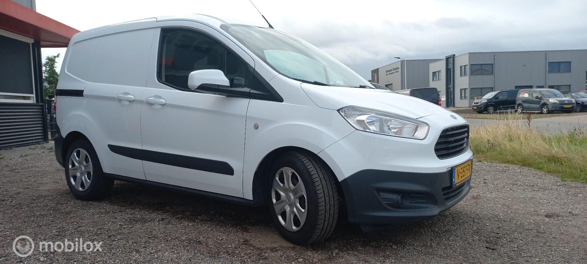 Foto van Ford Transit Courier