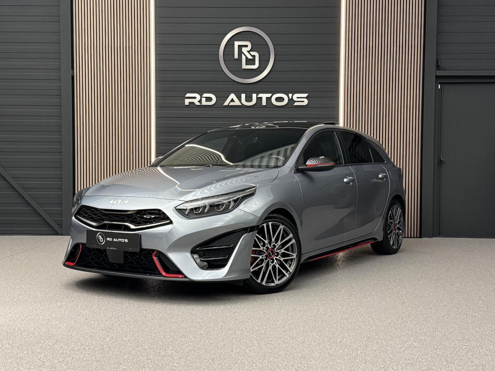 Kia Ceed 1.6 T-GDi GT Pano JBL Camera Navi Keyless Dealer onderhouden 2022 - voorkant