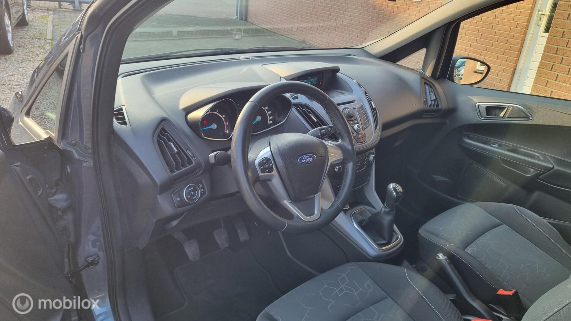 Foto van Ford B-max