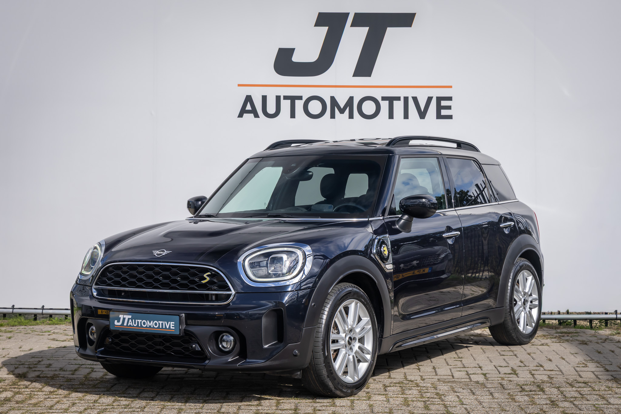 Mini Countryman Cooper Se All4 1.5 Chili plug in hyb Panoramadak | memory stoel | Harmad&Kardon | Head up display | Stoelverwarming | adaptive cruise | Camera 2023 - voorkant
