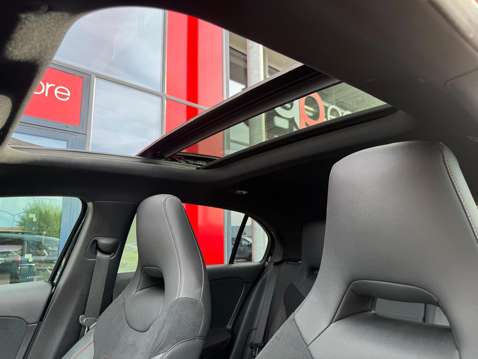 Foto van Mercedes-Benz A 200
