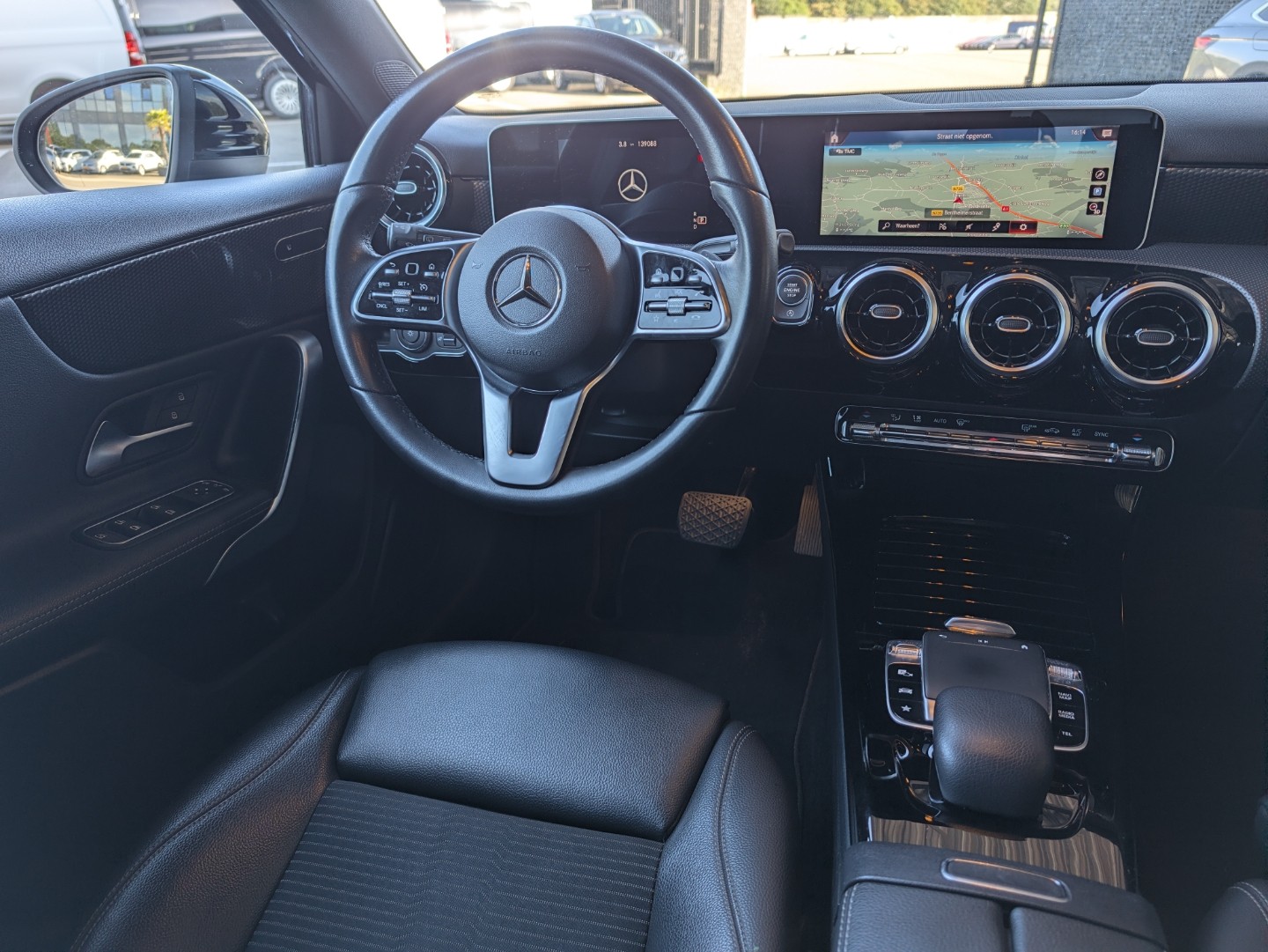 Foto van Mercedes-Benz A 200