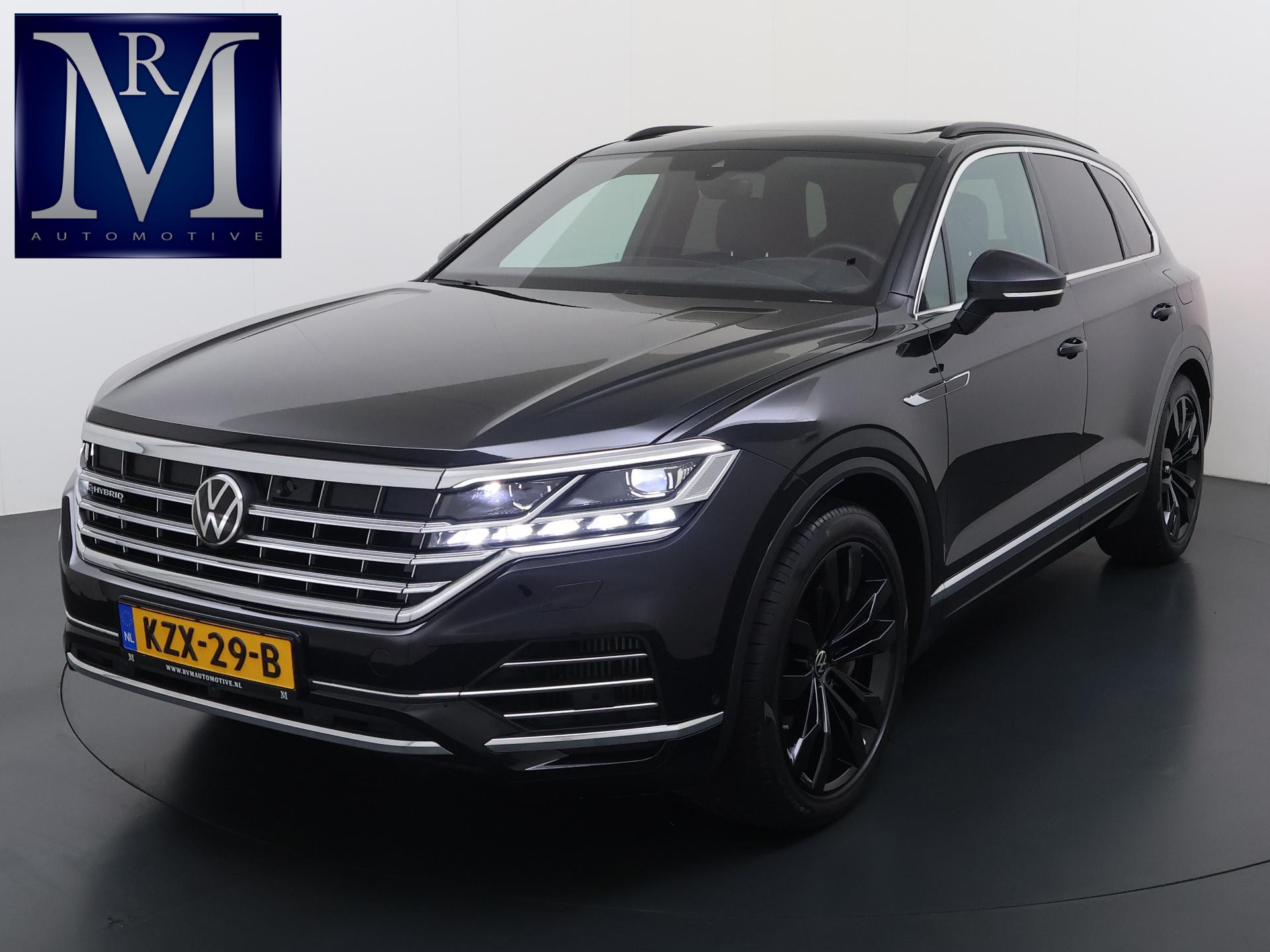 Volkswagen Touareg 3.0 TSI Elegance 2022 - voorkant
