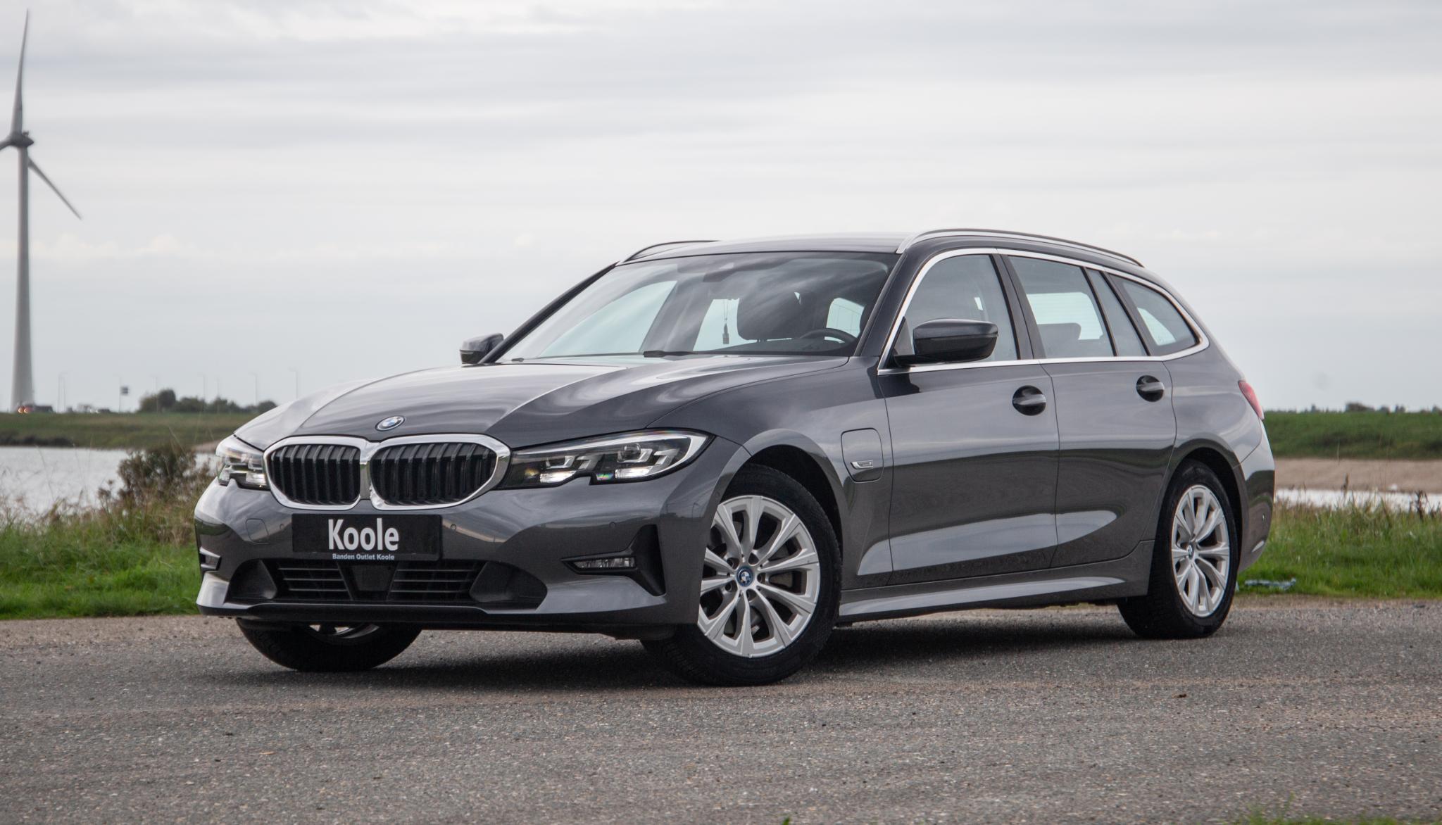 BMW 3-serie Touring 320e 2022 - voorkant