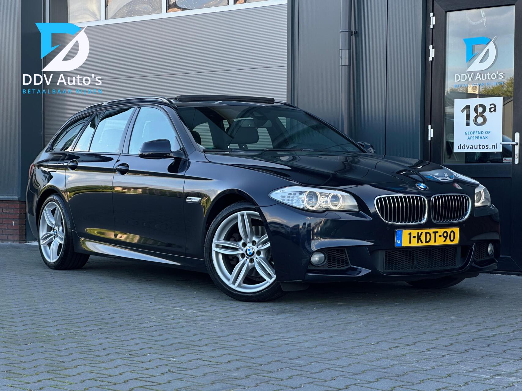 BMW 5er Reihe 520i/184pk High Executive|NAP|AUT|Pano|M Pakket|1e eig|PDC|Leder|Cruise|Climate|Head Up|Xenon|19" LMV 2013 - voorkant