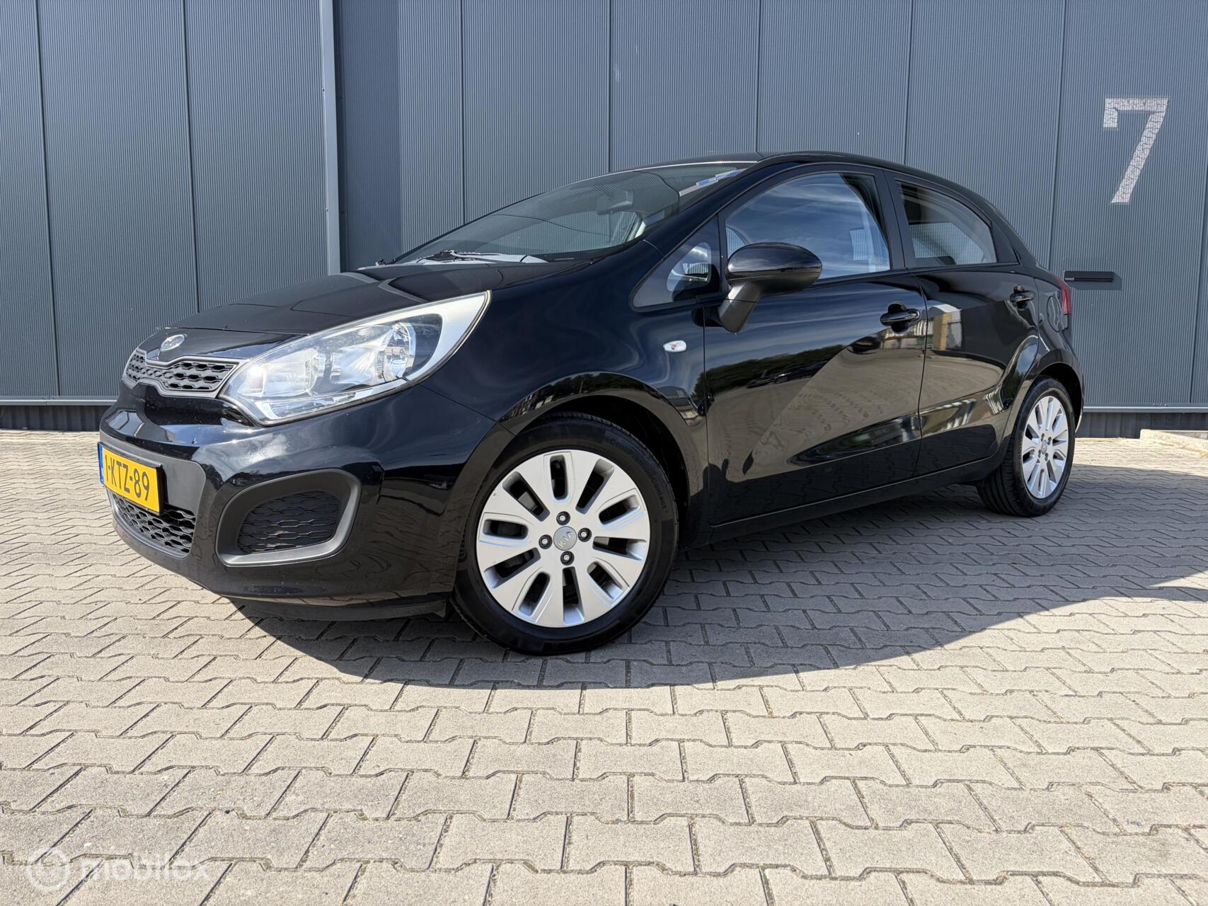 Kia Rio 1.2 CVVT Plus Pack 5-drs Airco 1ste eigenaar Nieuwe Apk 2012 - voorkant