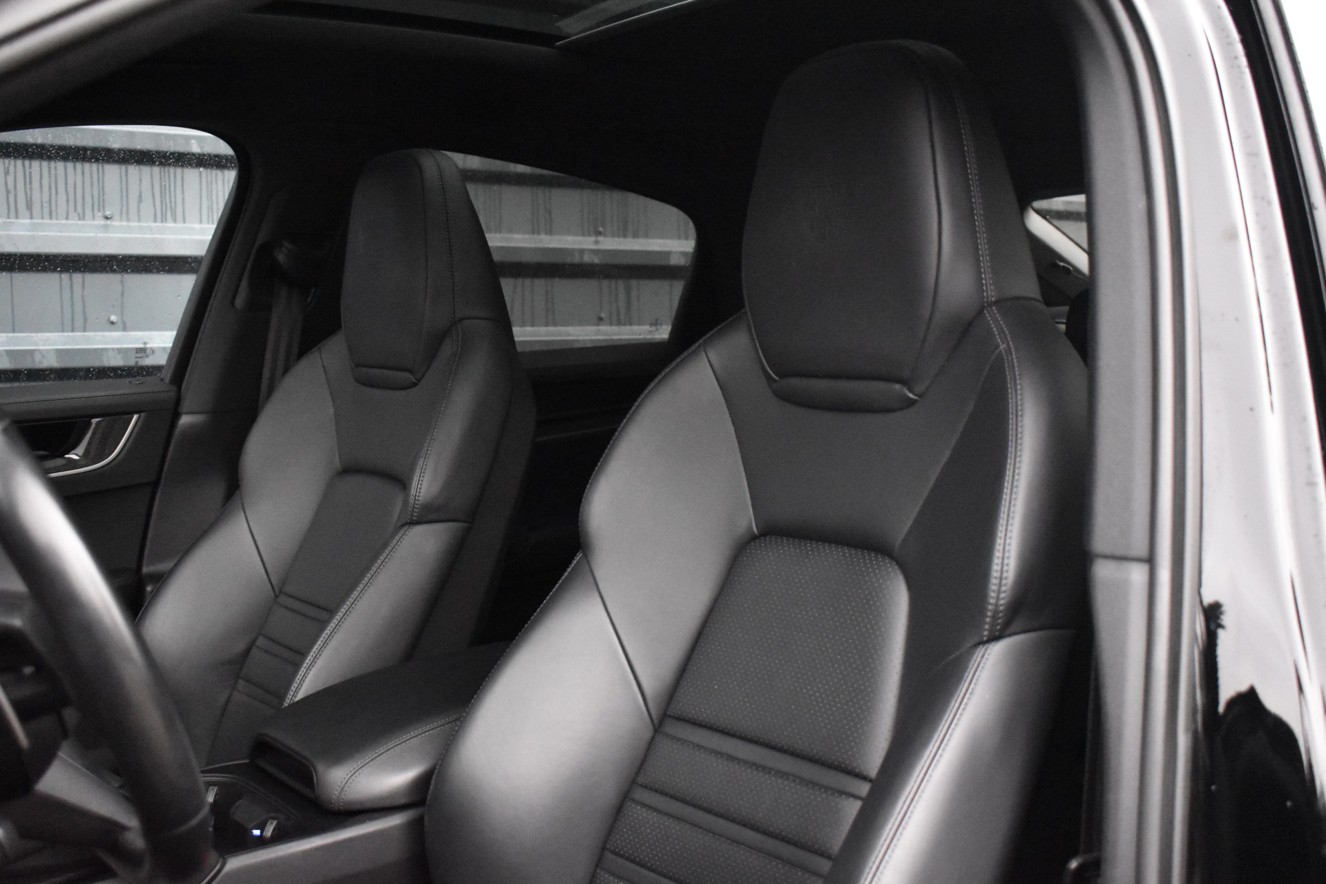 Foto van Porsche Cayenne E-hybrid