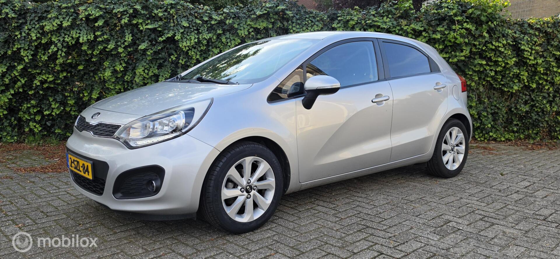 Kia Rio 1.2 CVVT Plus Pack 2014 - voorkant