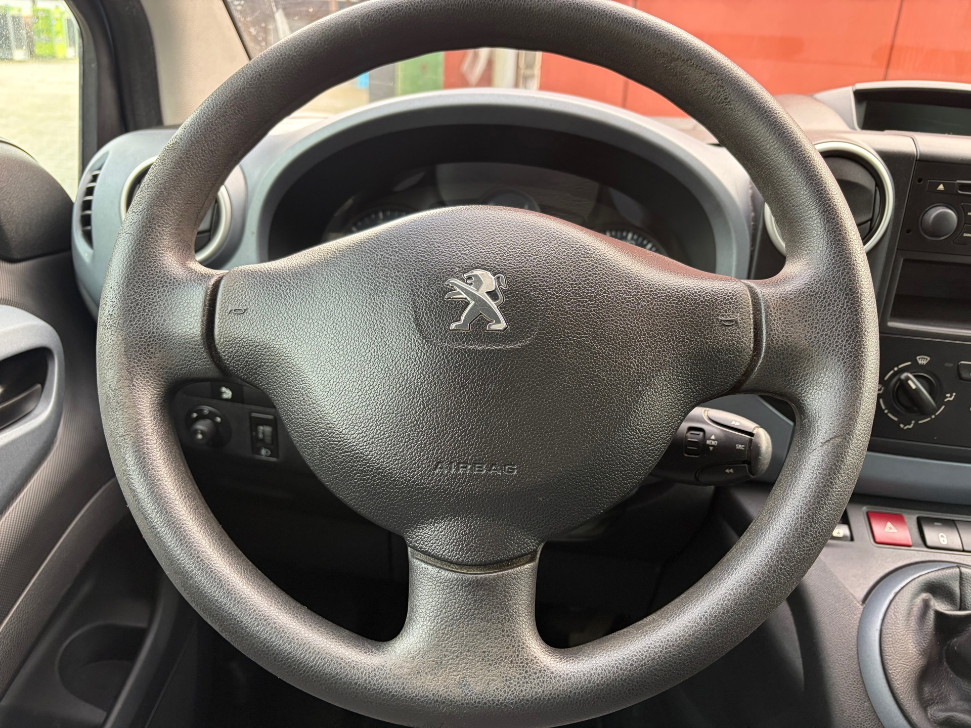 Foto van Peugeot Partner