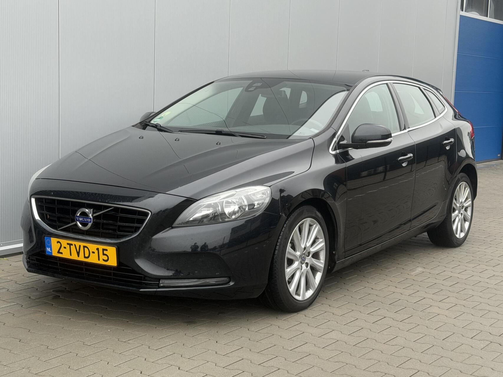 Volvo V40 1.6 D2 Summum | Leer | Navi | Trekhaak 2014 - voorkant