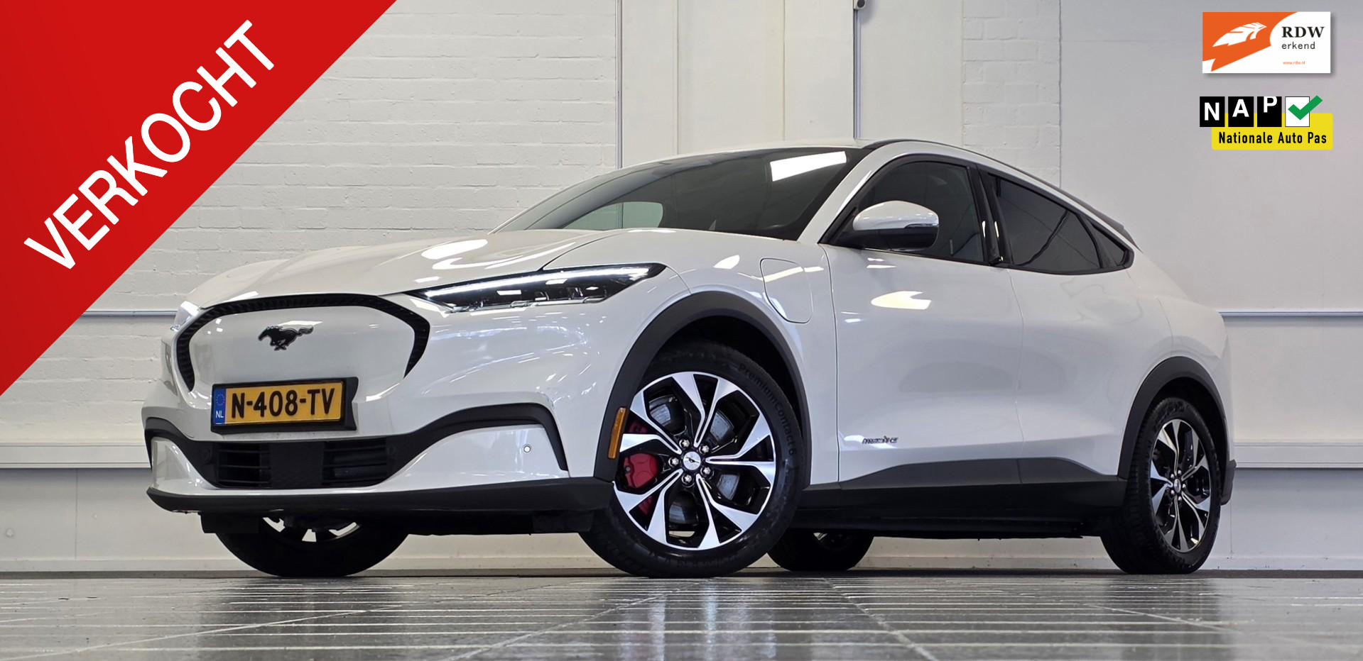 Ford Mustang Mach-e RWD 75 kWh 1e Eigenaar Trekhaak Leder Mooi! 2021 - voorkant