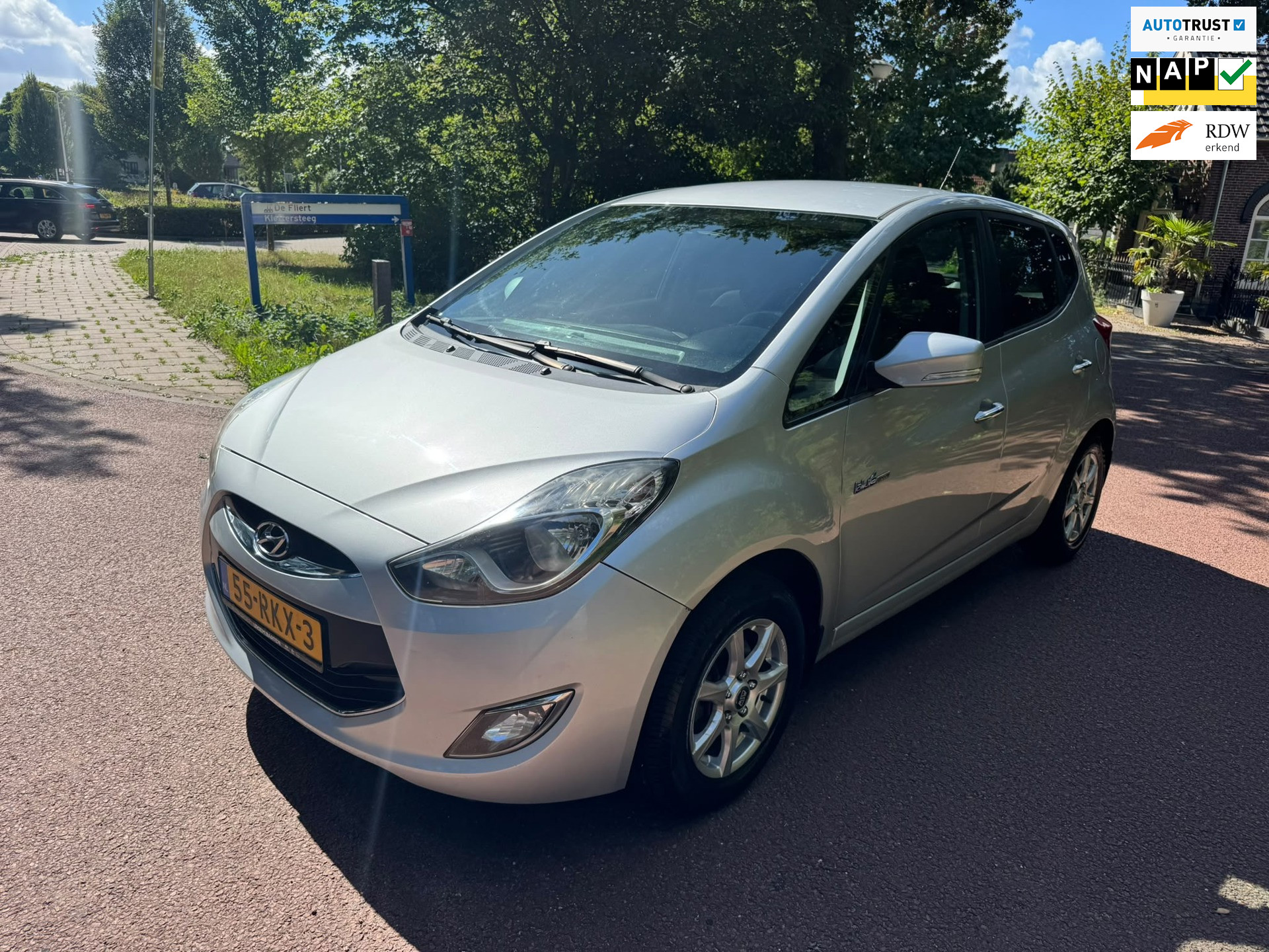 Hyundai Ix20 1.4i i-Motion / Airco / Aux / NAP / Apk / Lm / Led / 2011 - voorkant