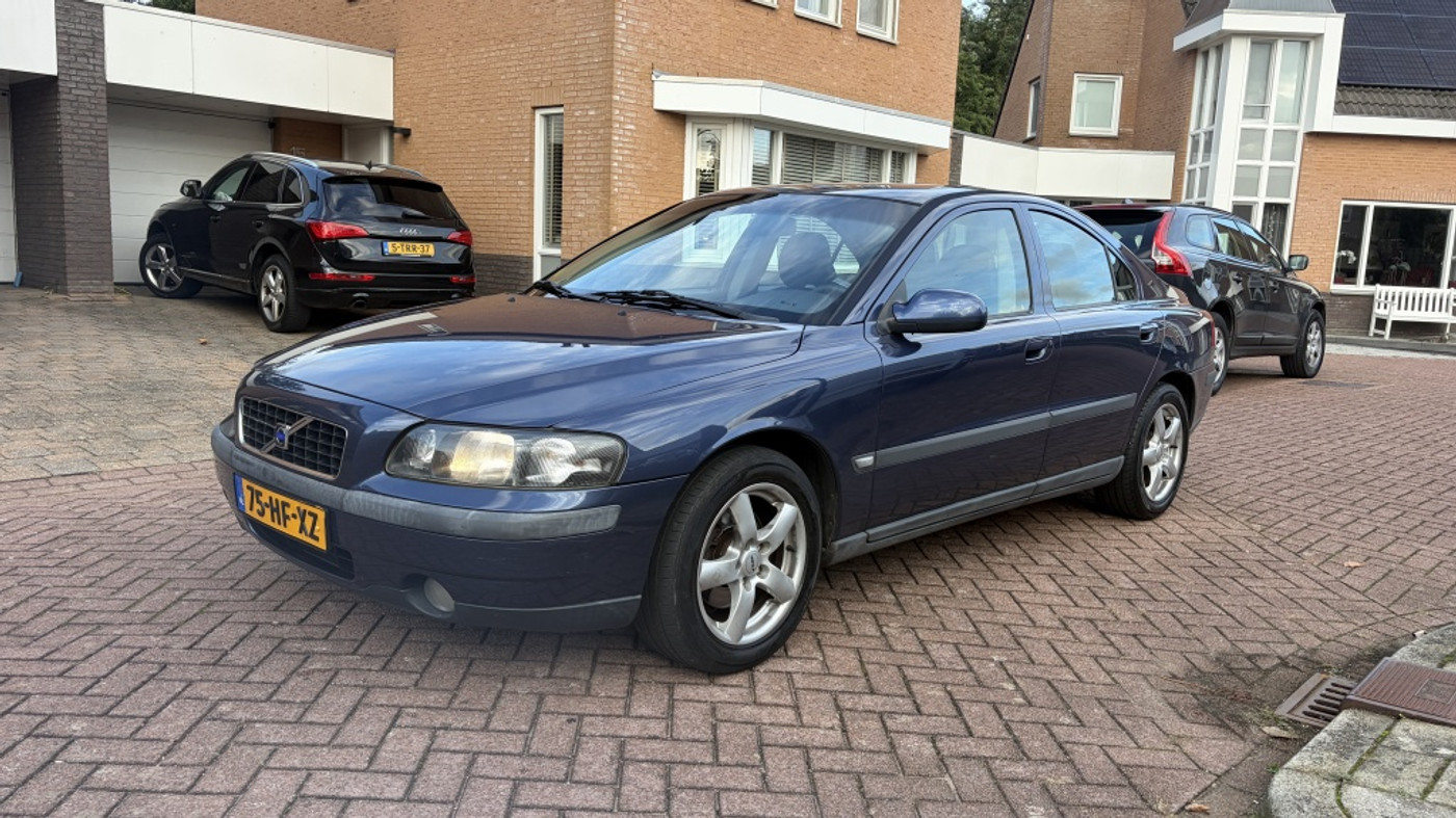 Volvo S60 2.4 Edition APK apr-2027 2001 - voorkant