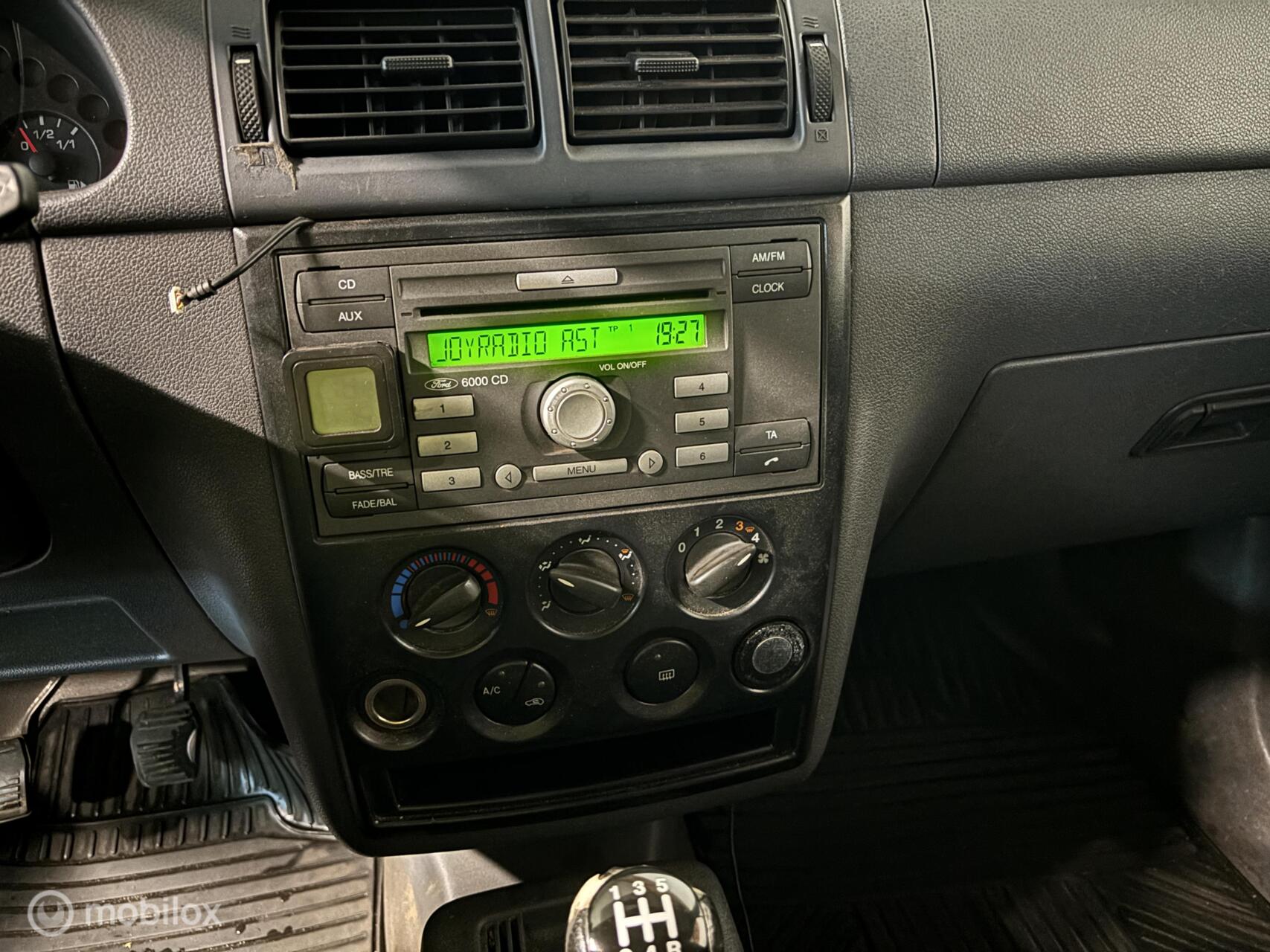Foto van Ford Transit Connect T200s Van 1,8tdci 66
