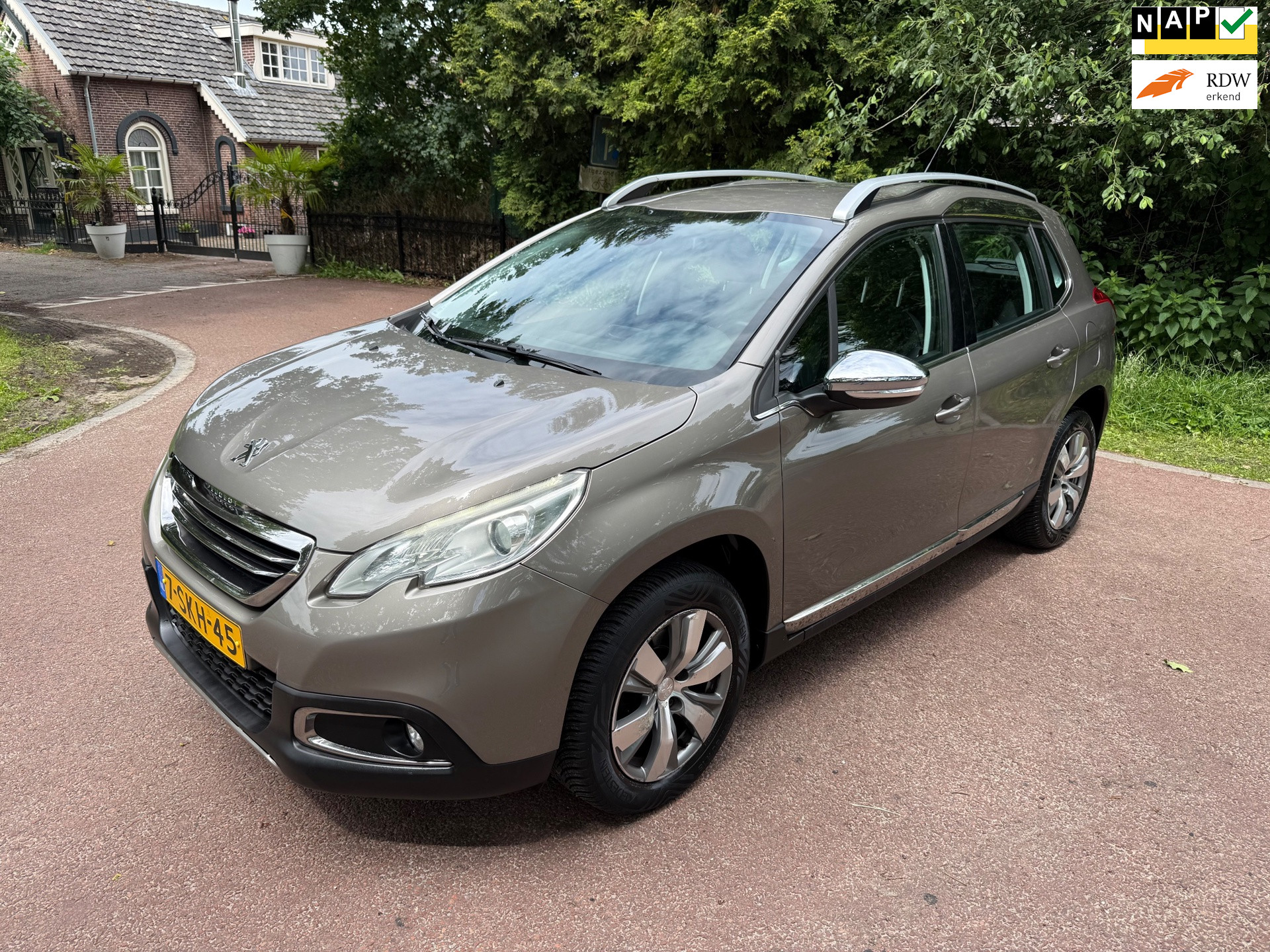 Peugeot 2008 1.6 VTi Allure Airco / Trekhaak / PDC / APK / NAP 2013 - voorkant