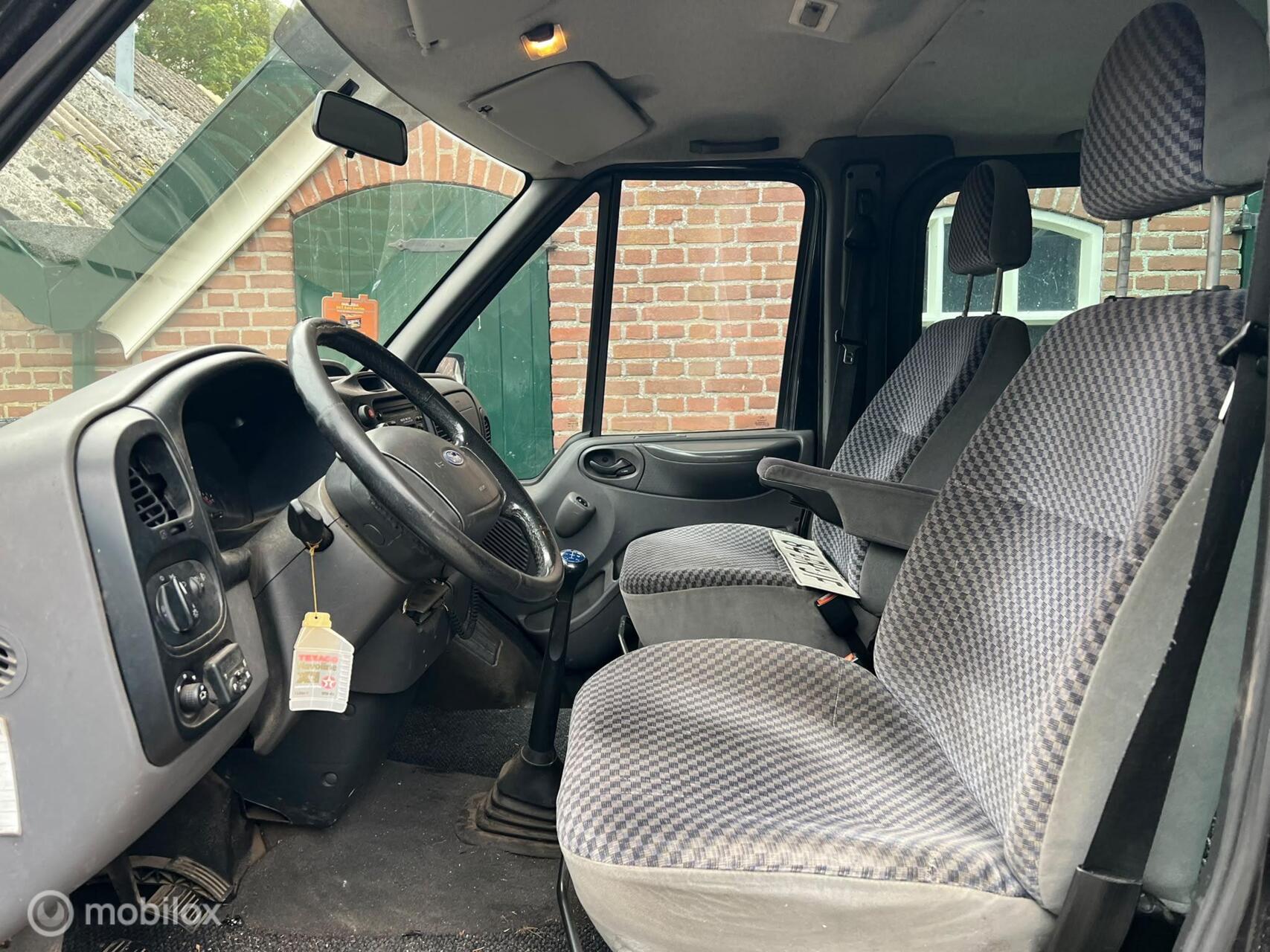 Foto van Ford Transit 260s FD DC 125 LR 4,54