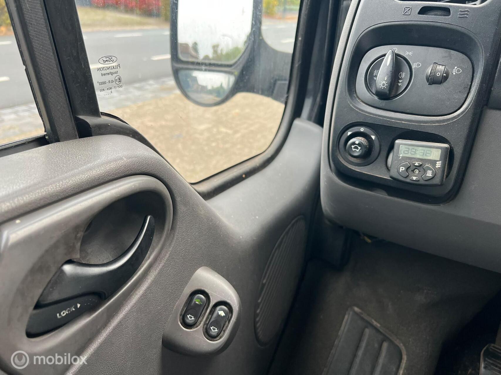 Foto van Ford Transit 260s FD DC 125 LR 4,54