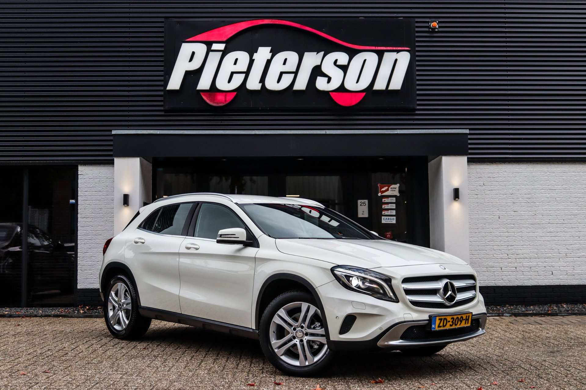 Mercedes-Benz Gla 180 180 Prestige XENON CAMERA NAVI 2016 - voorkant